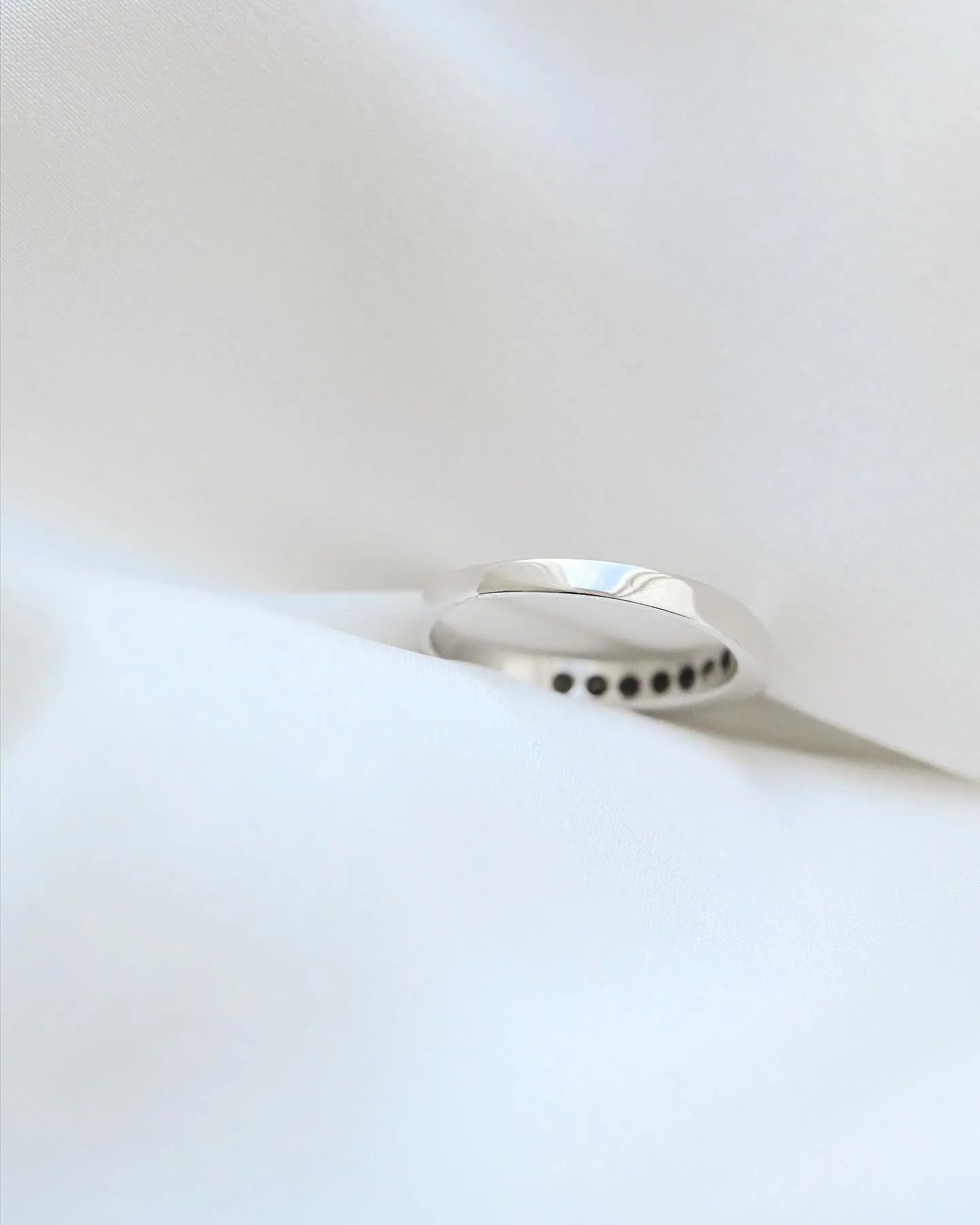Rare Small Sized 7 Stone Diamond Ring 18K White Gold