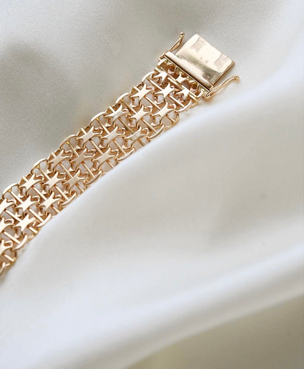 Perfect Vintage Star Pattern Link Bracelet 18K Gold
