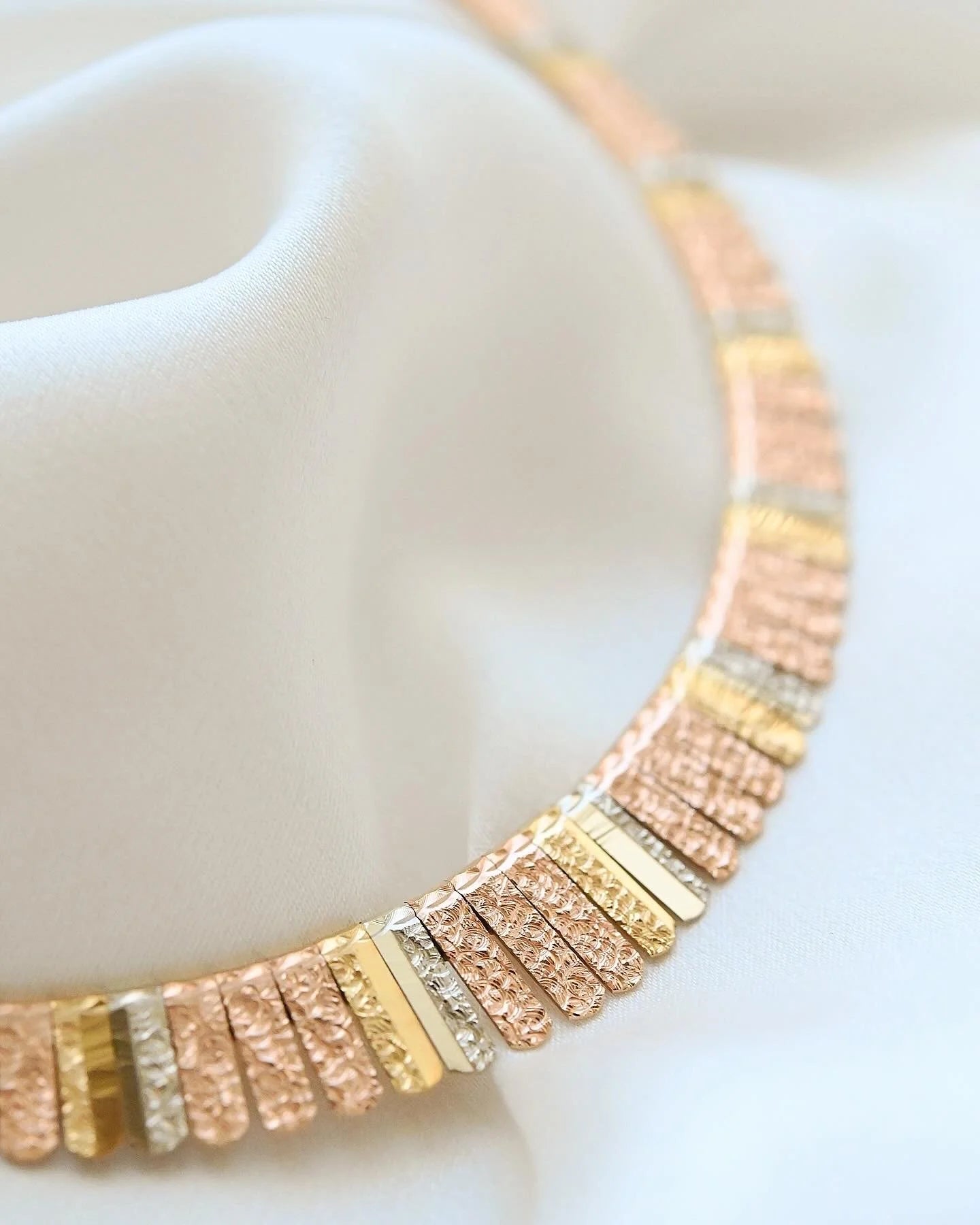 The Most Stunning Special Mid Century Necklace 18K Tri Color Gold