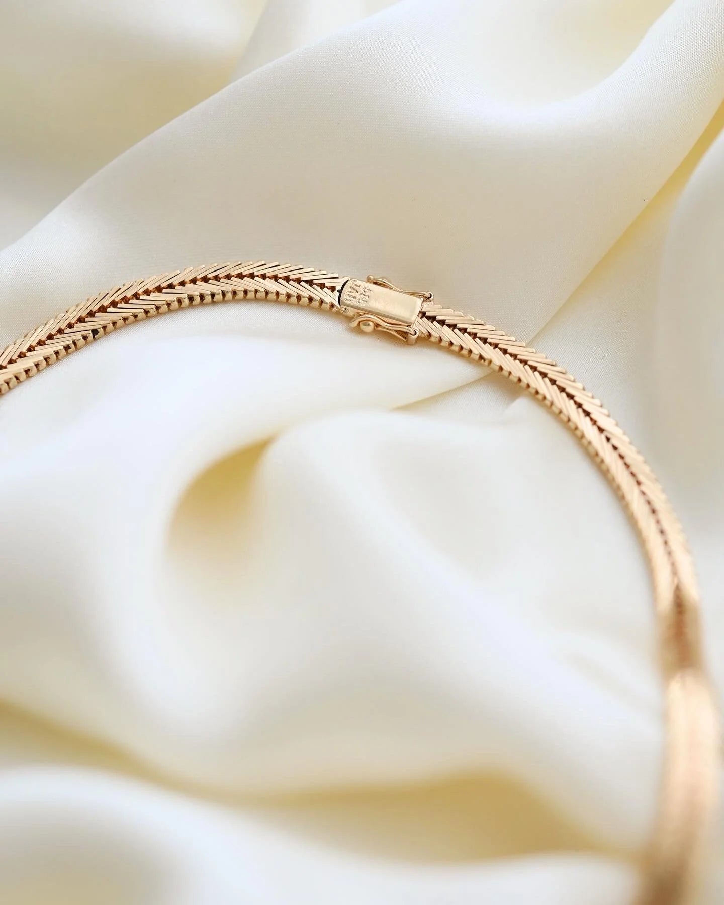 The Sexiest Sublime Danish Vintage 14K Gold Geneva Variation Link Necklace