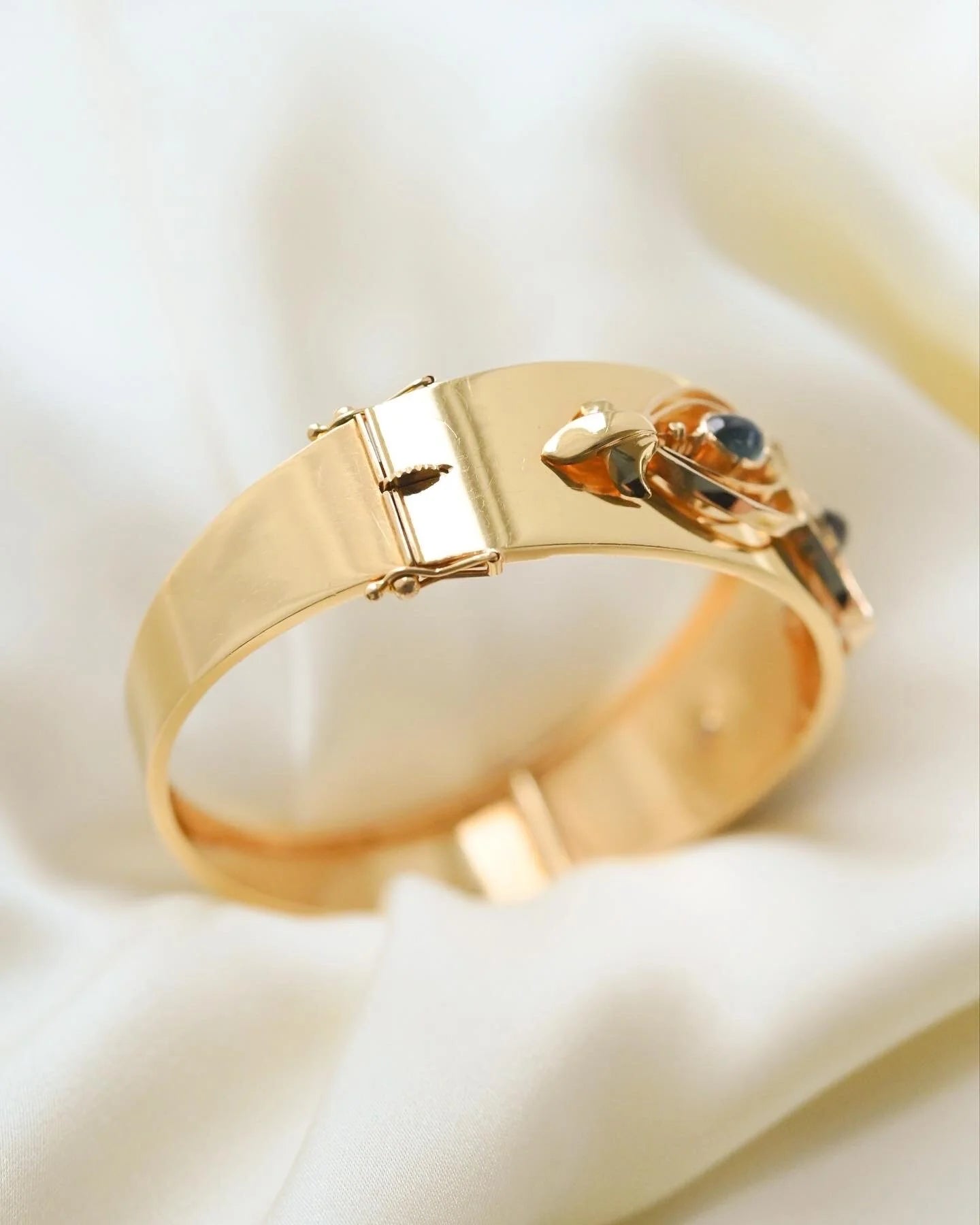 1968 Vintage Bracelet W Sapphire Cabochons 18K Gold