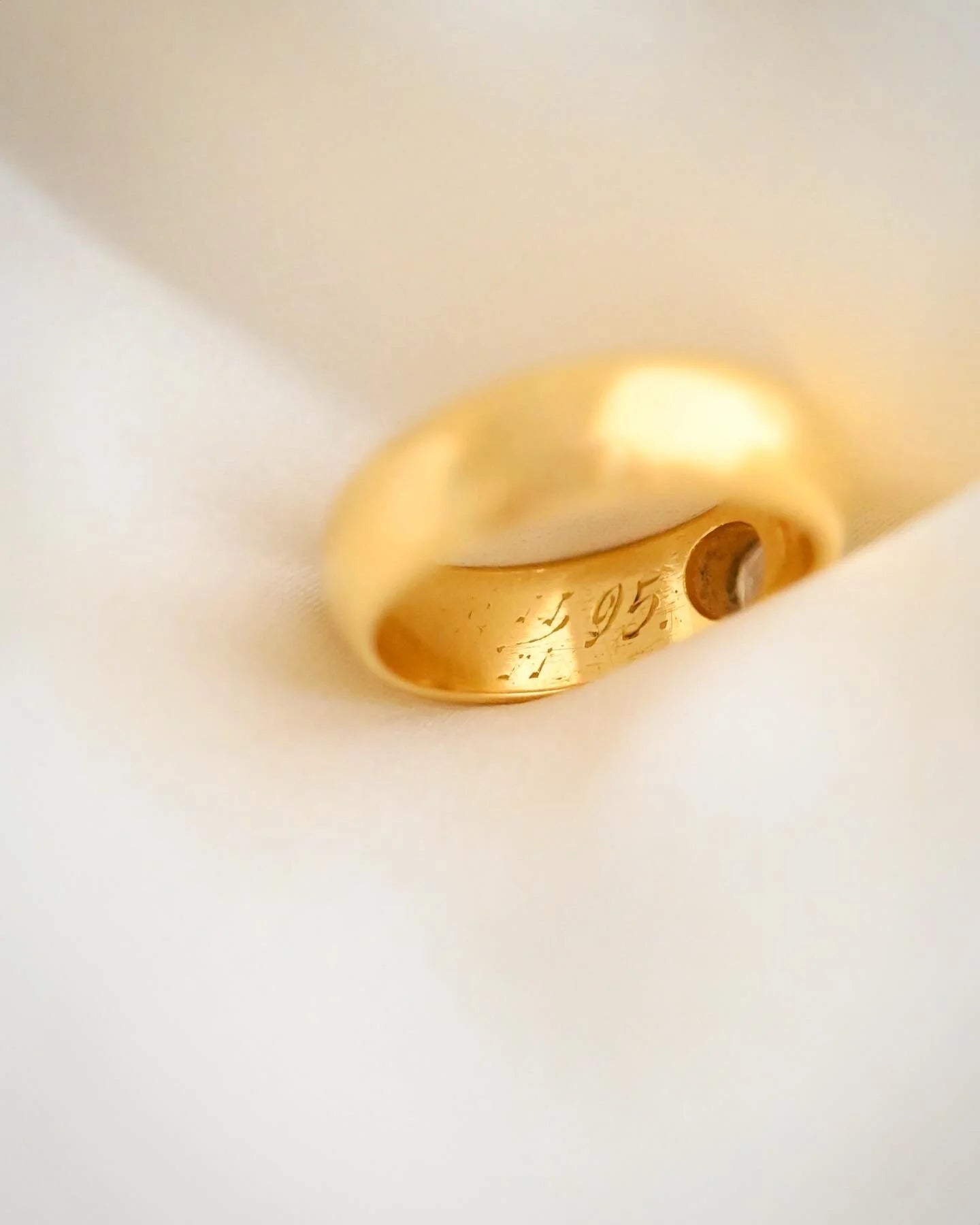 Total Dream Ring Antique W Old Cut Diamond 23K Gold 1895