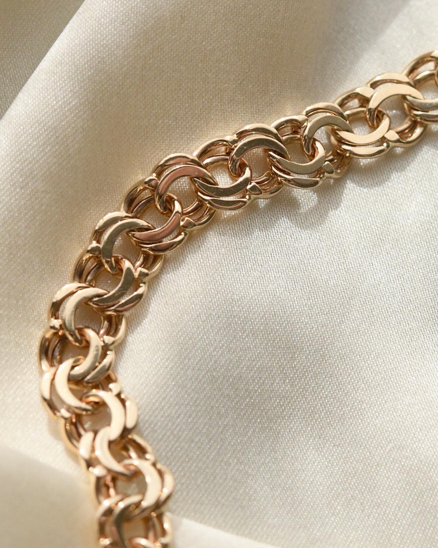 Stunning Vintage Bismarck Bracelet 14K Gold 1960s