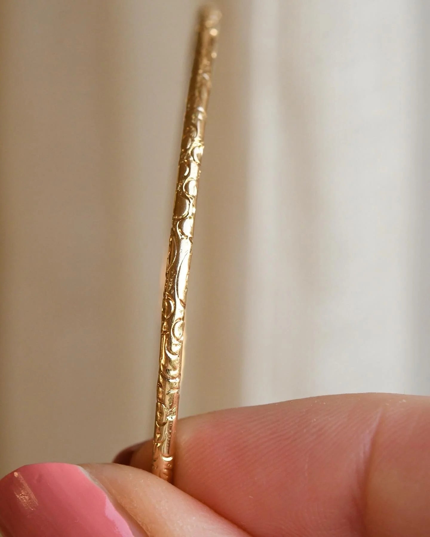 Beautiful Antique Bangle Bracelet 14K Gold 1930s