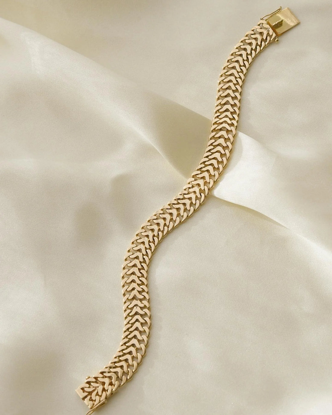 Sublime Jumbo HerringBone Bracelet 18K Gold 1961