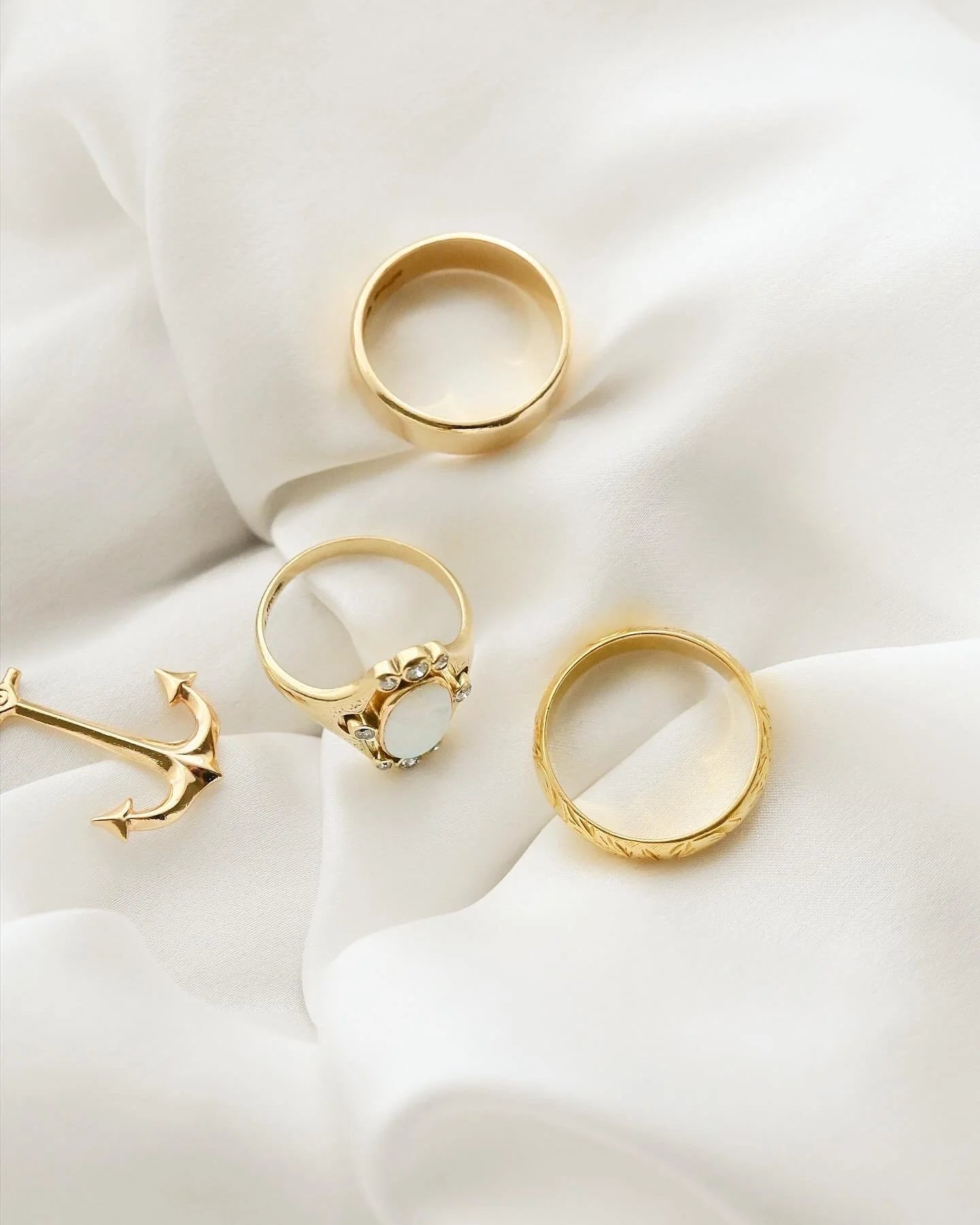 Free Downsizing! Rare Wide Weddning Band 18K Gold Sizeable to Any Size