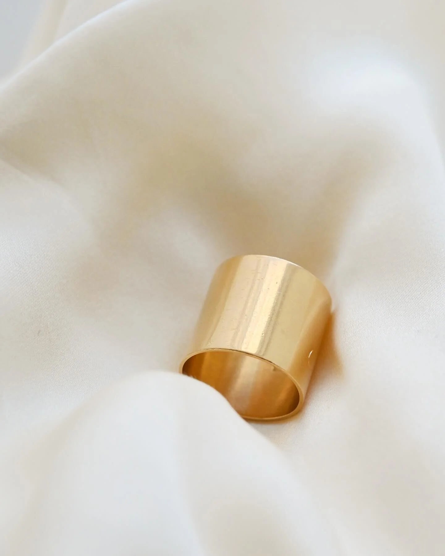 ML / JW Vintage Monogram Ring Rare Super Wide 18K Gold 1978
