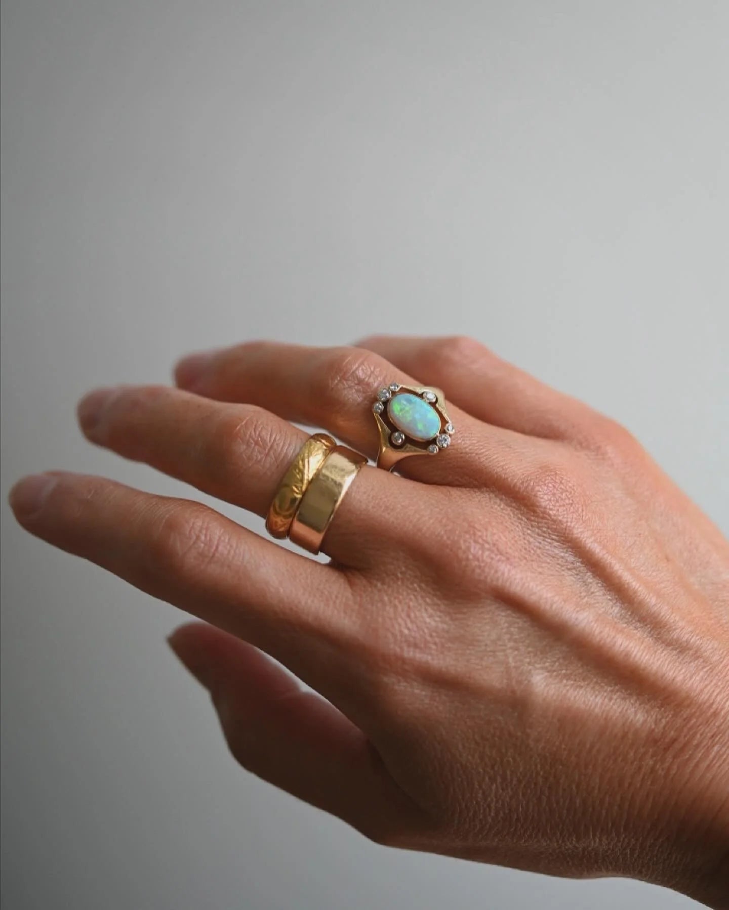 Free Downsizing! Rare Wide Weddning Band 18K Gold Sizeable to Any Size