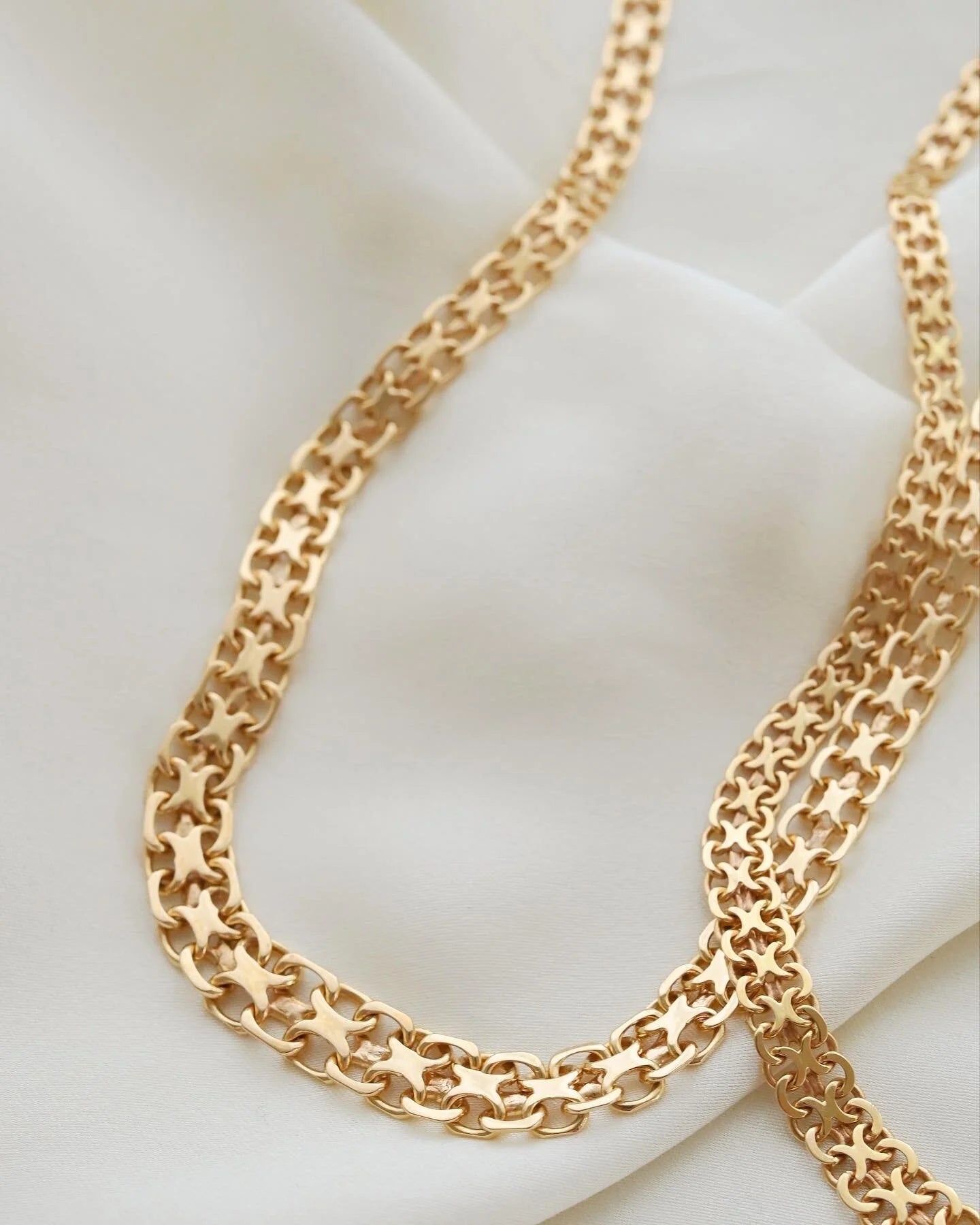 Heavy 17 Inches Swedish Vintage X Link Necklace 18K Gold 1961