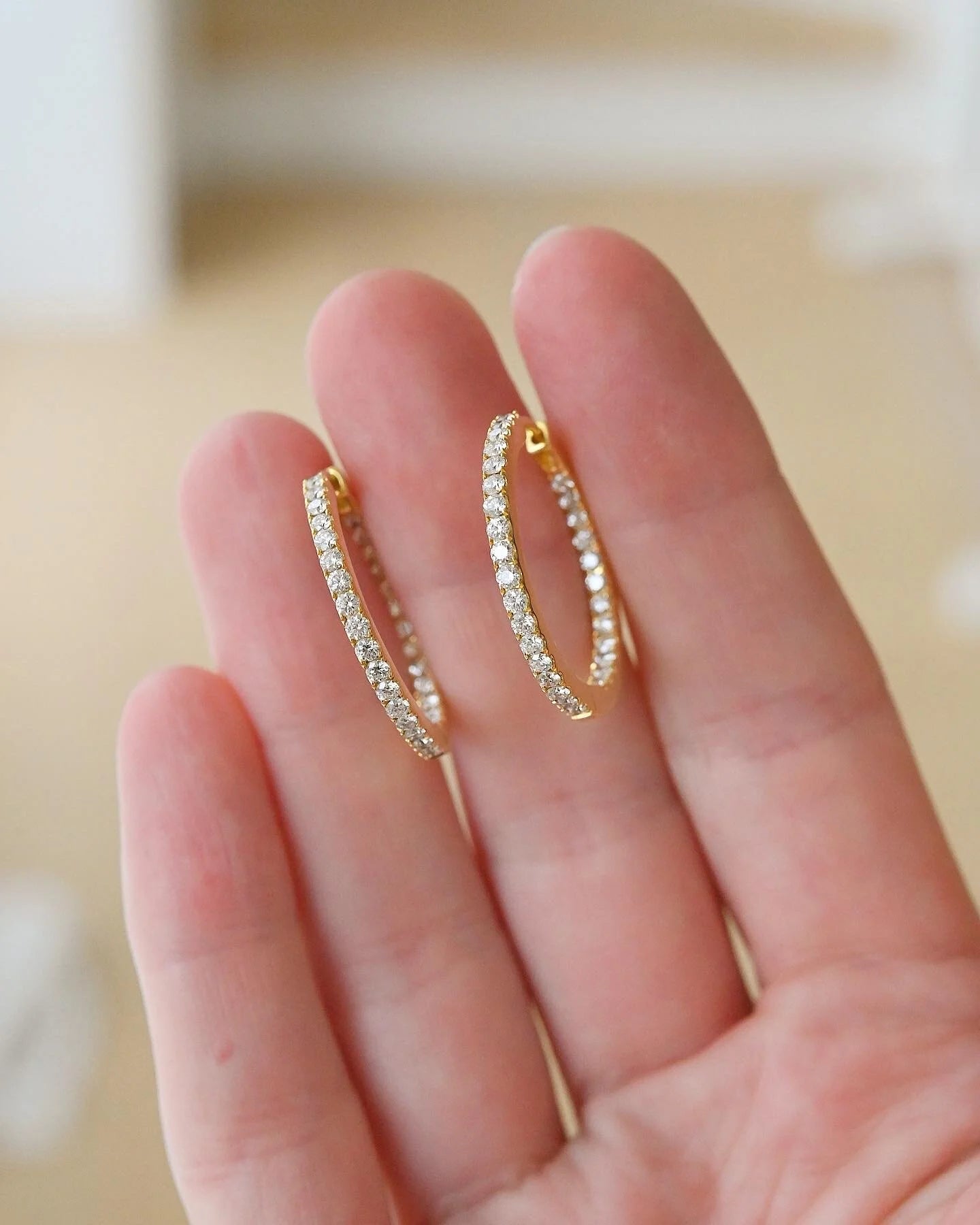 Extraordinary Hoops 1.35 Carats H/VVS Diamonds 18K Gold