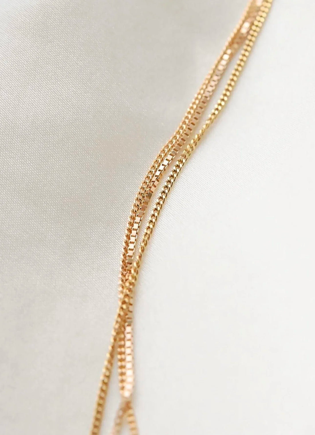 Shimmering Vintage Stacking Chains 18K Gold