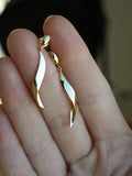 Ultra Reflective Curvy Vintage Dangle Earrings 18K Gold