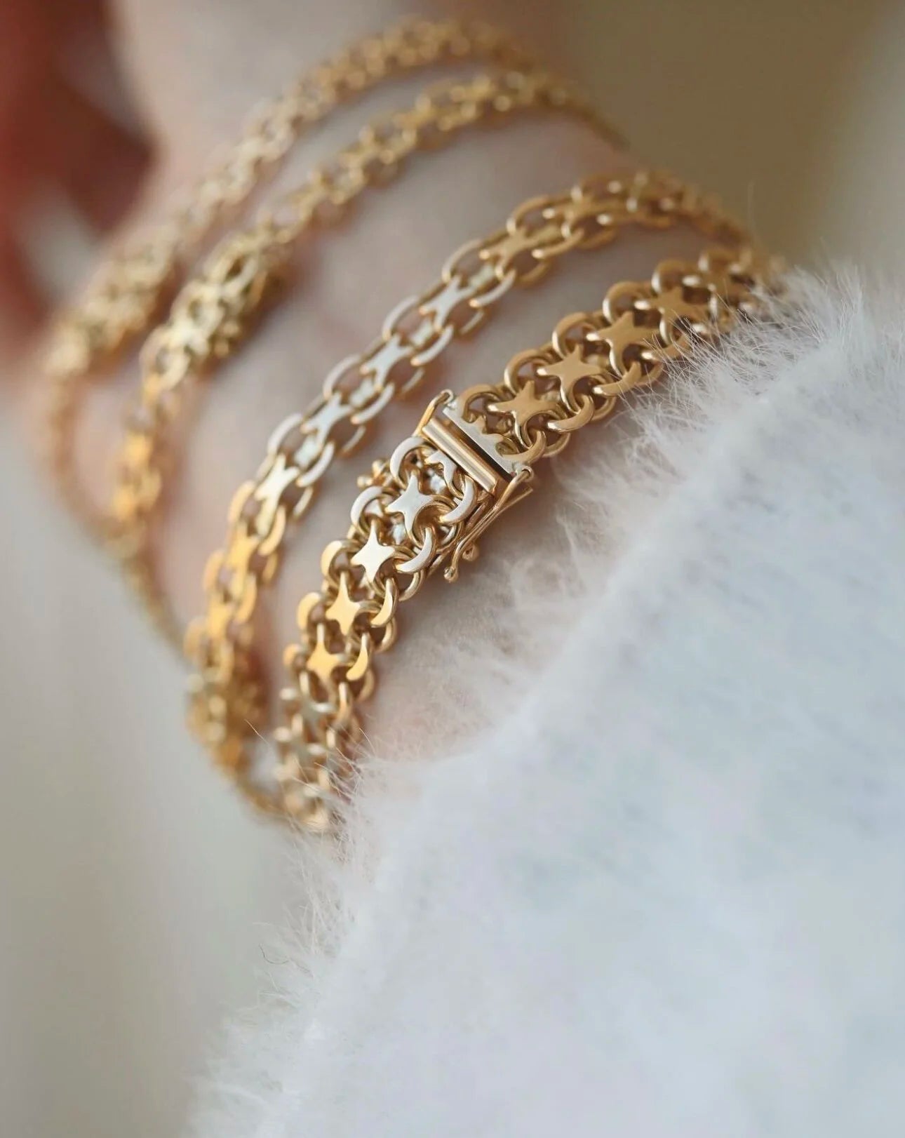 Amazing Rare Mid Century Swedish Single Row Star Link Bracelets 18K Gold