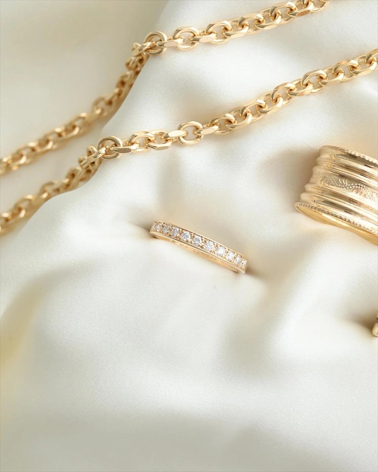 The Best Diamond Stacking Ring 18K Gold
