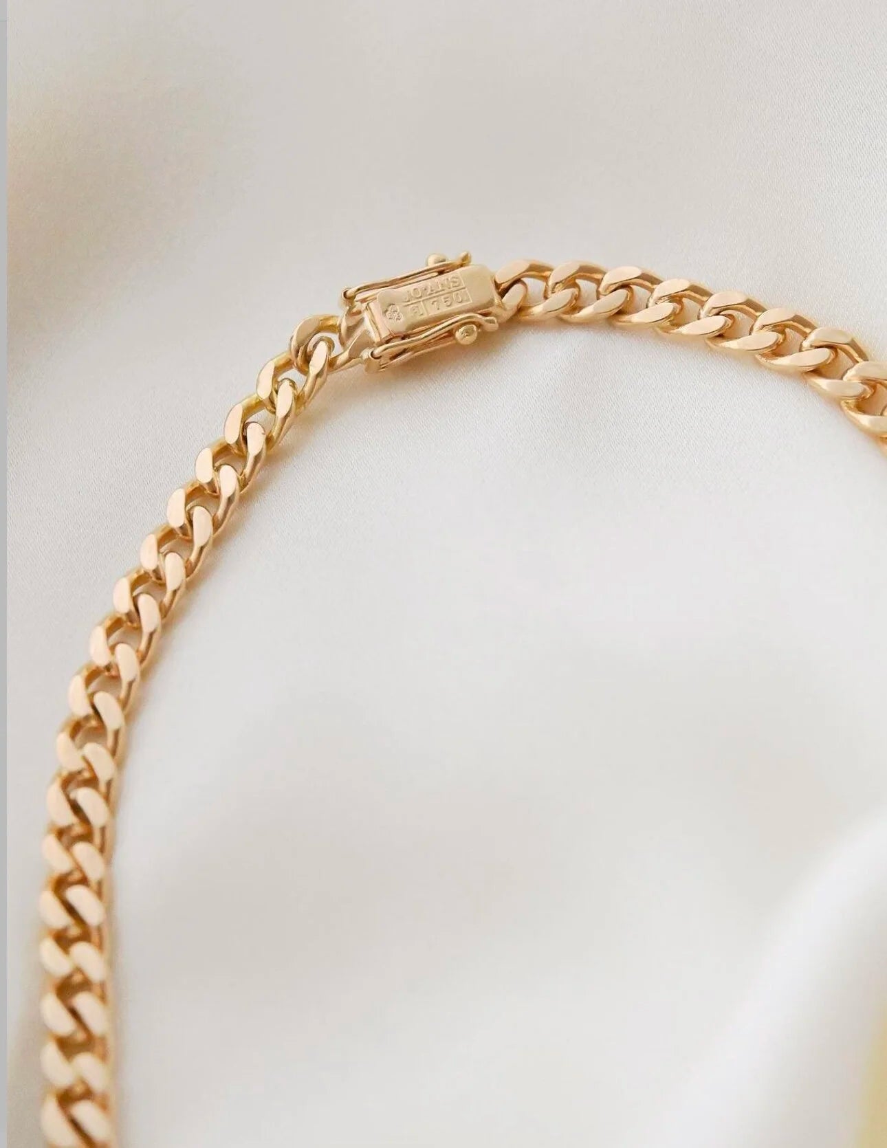 Sublime Big Double Sided Flat/Rounded Curb Link Necklace 18K Gold 1970s