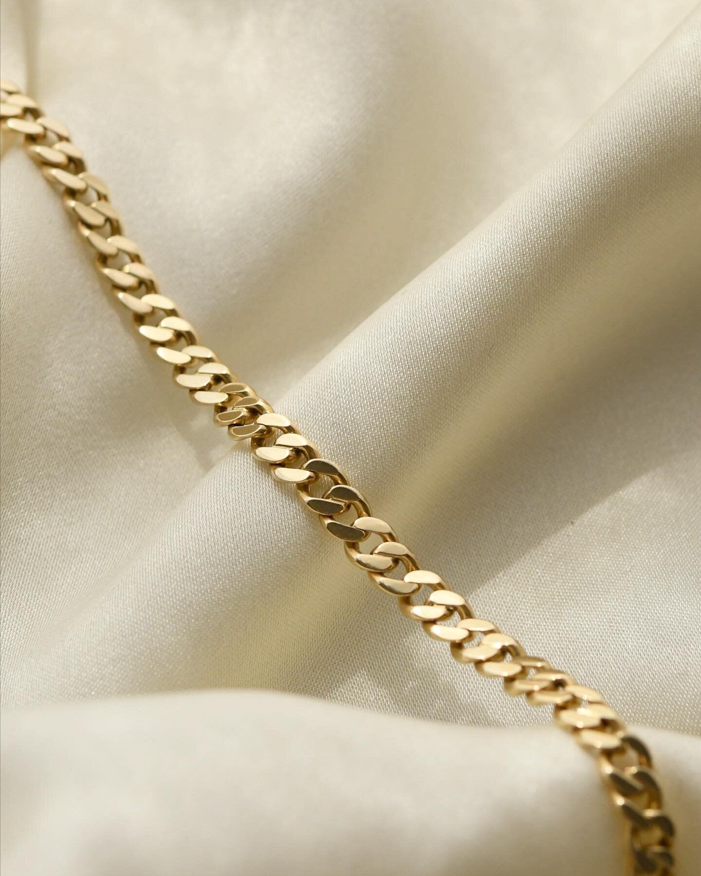 Glowing 1970s Curb Link Chain 14K Gold