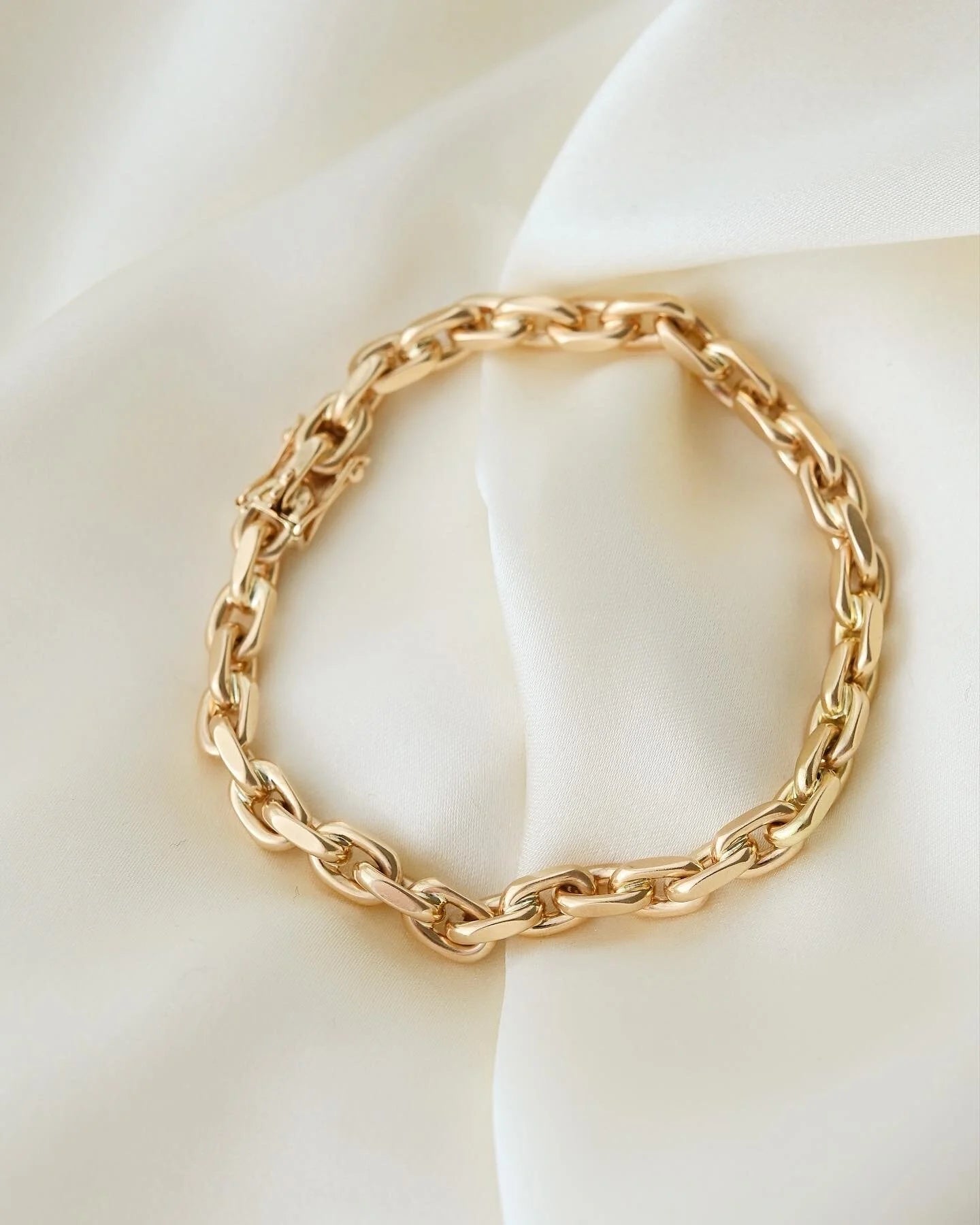 Stunningly Gorgeous Chunky Danish Vintage Anchor Link Bracelet 14K Gold