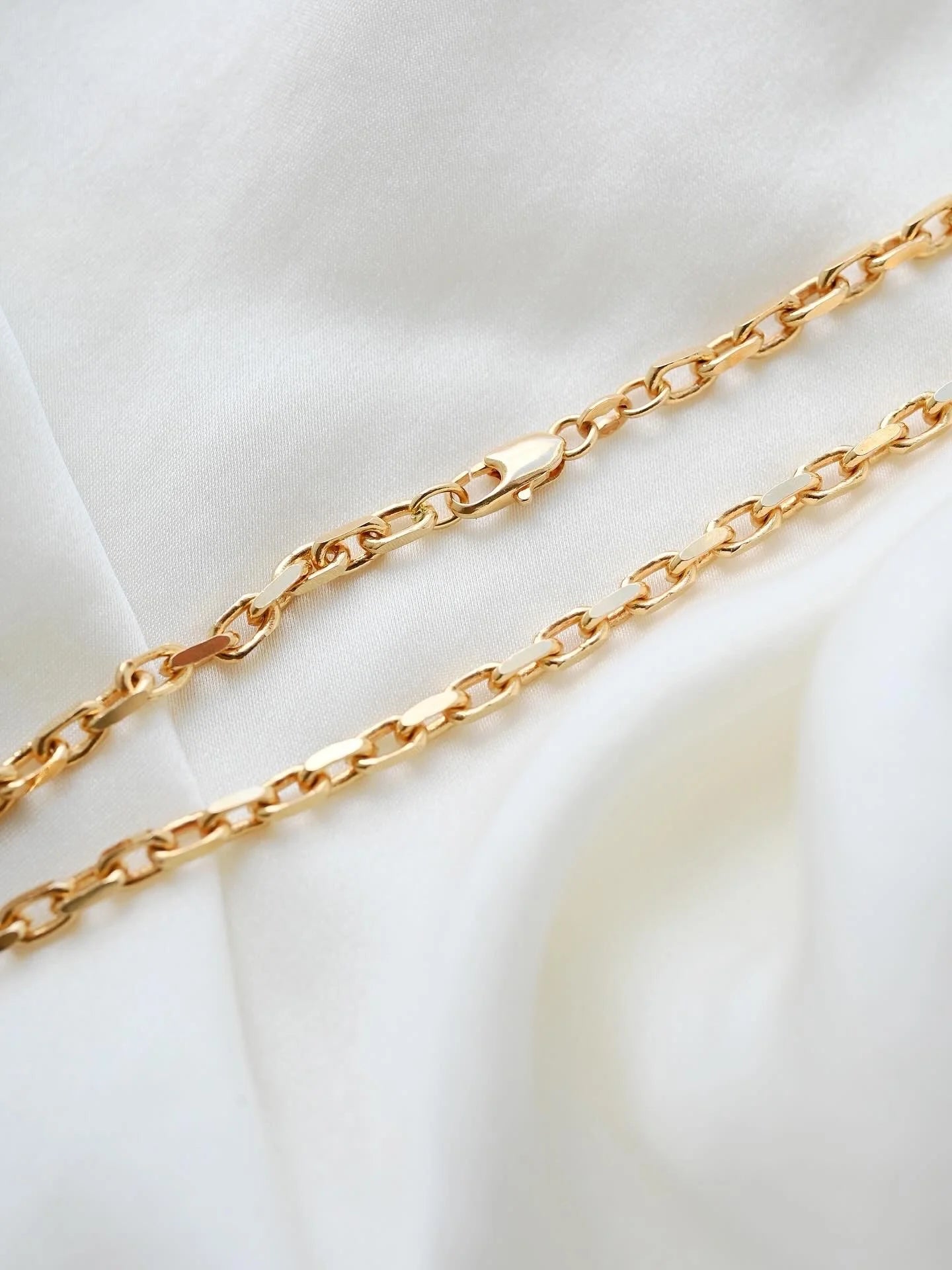 Radiant Italian Vintage Anchor Link Chain 18K Gold