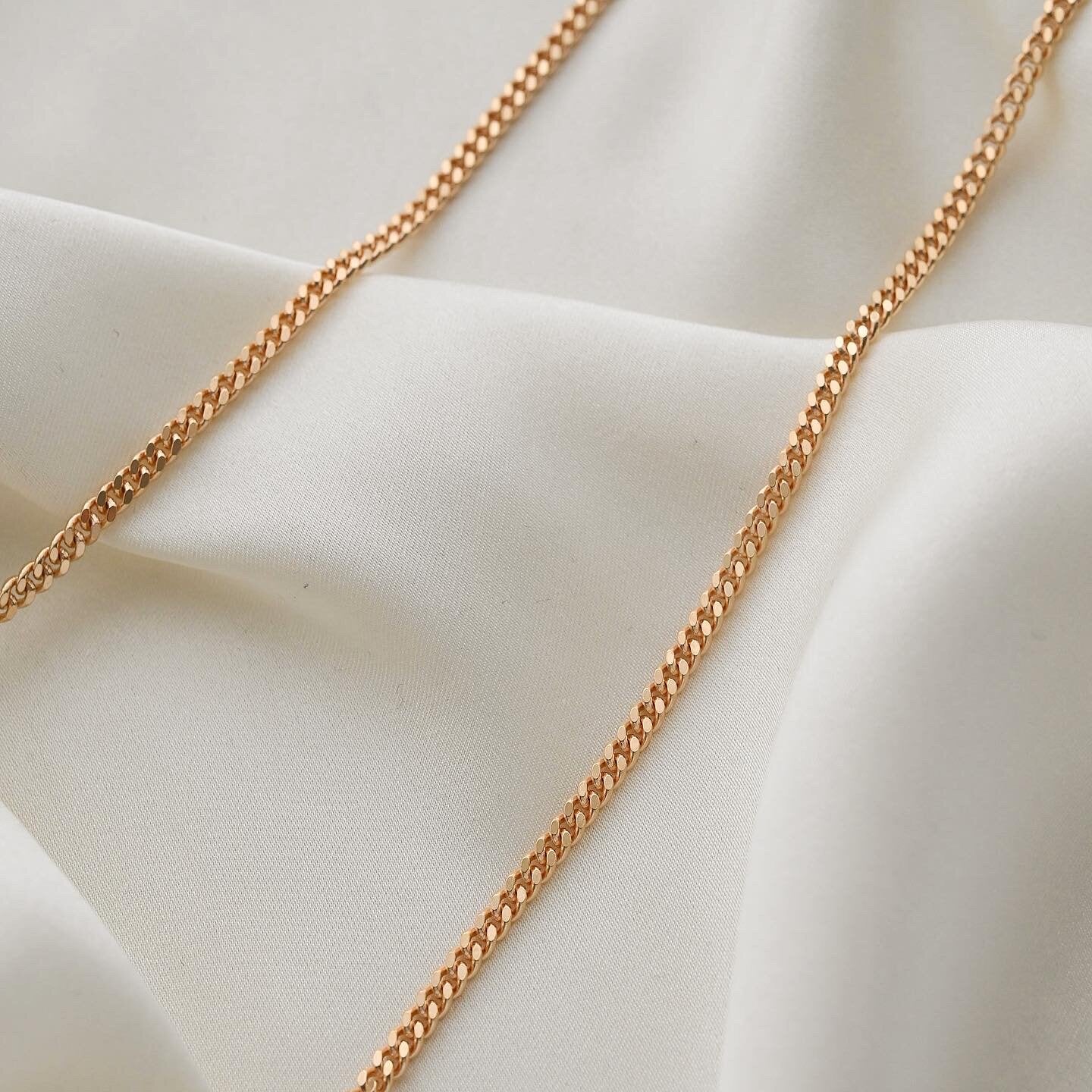 Amazing 32 Inches Looooong Italian Dog Clip Curb Link Necklace 18K Gold