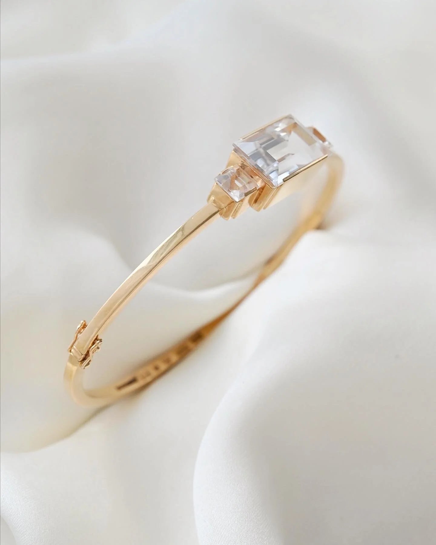 Extraordinary Rock Crystal Bangle 18K Gold 1949