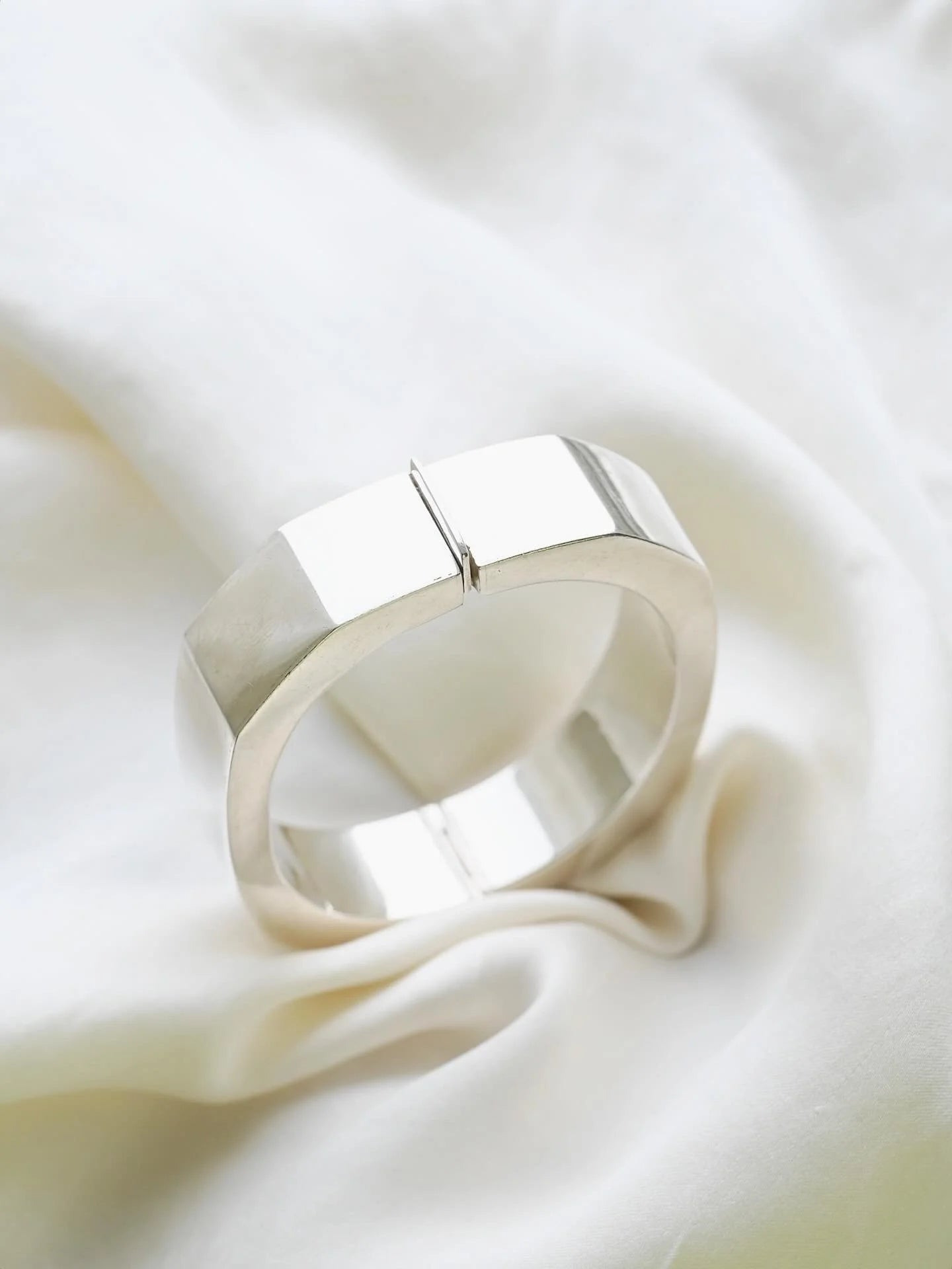 Amazing Architectural Vintage Bangle Sterling Silver Late 1900s