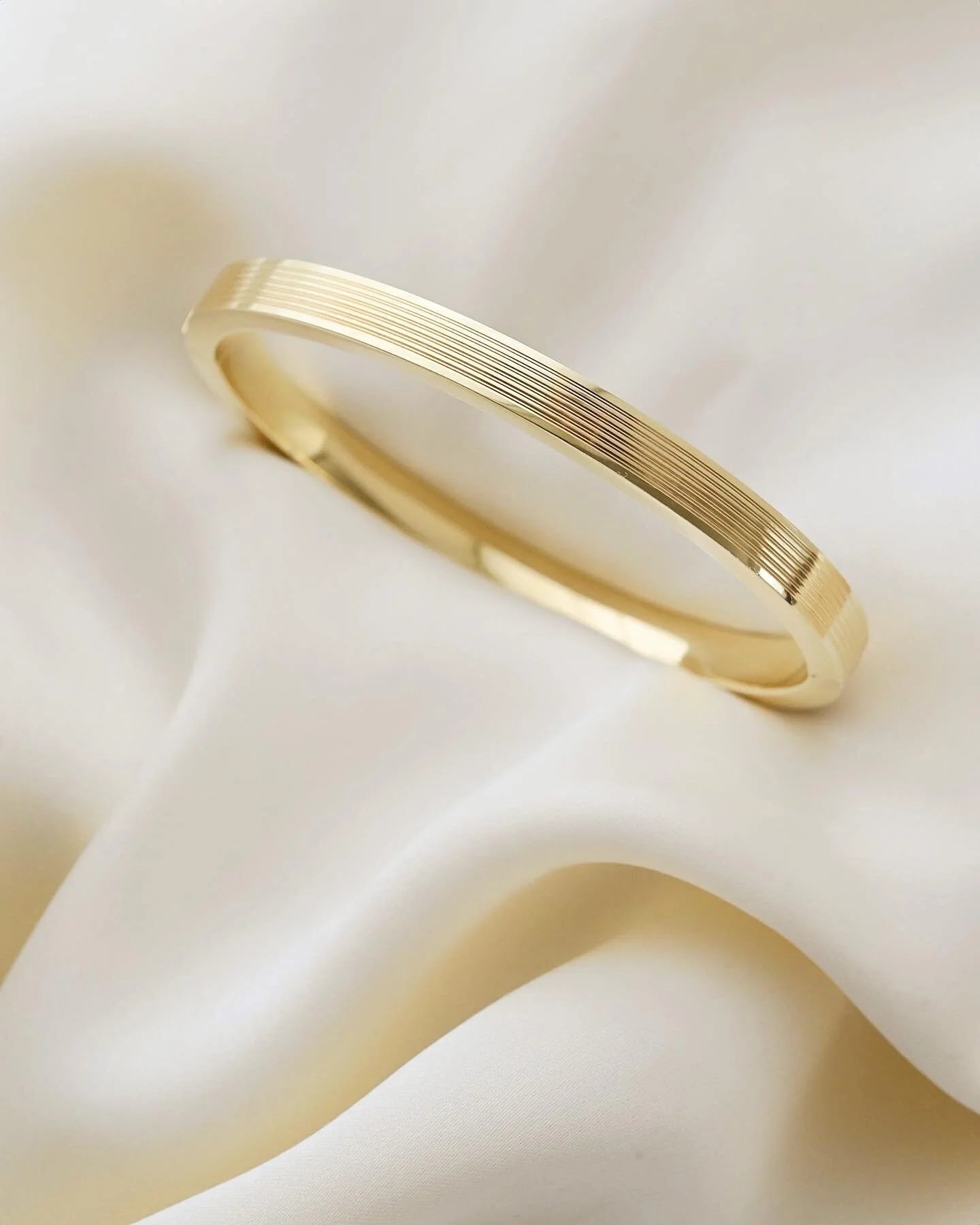 Stunning Heavy Danish Vintage Bangle 14K Gold 1970