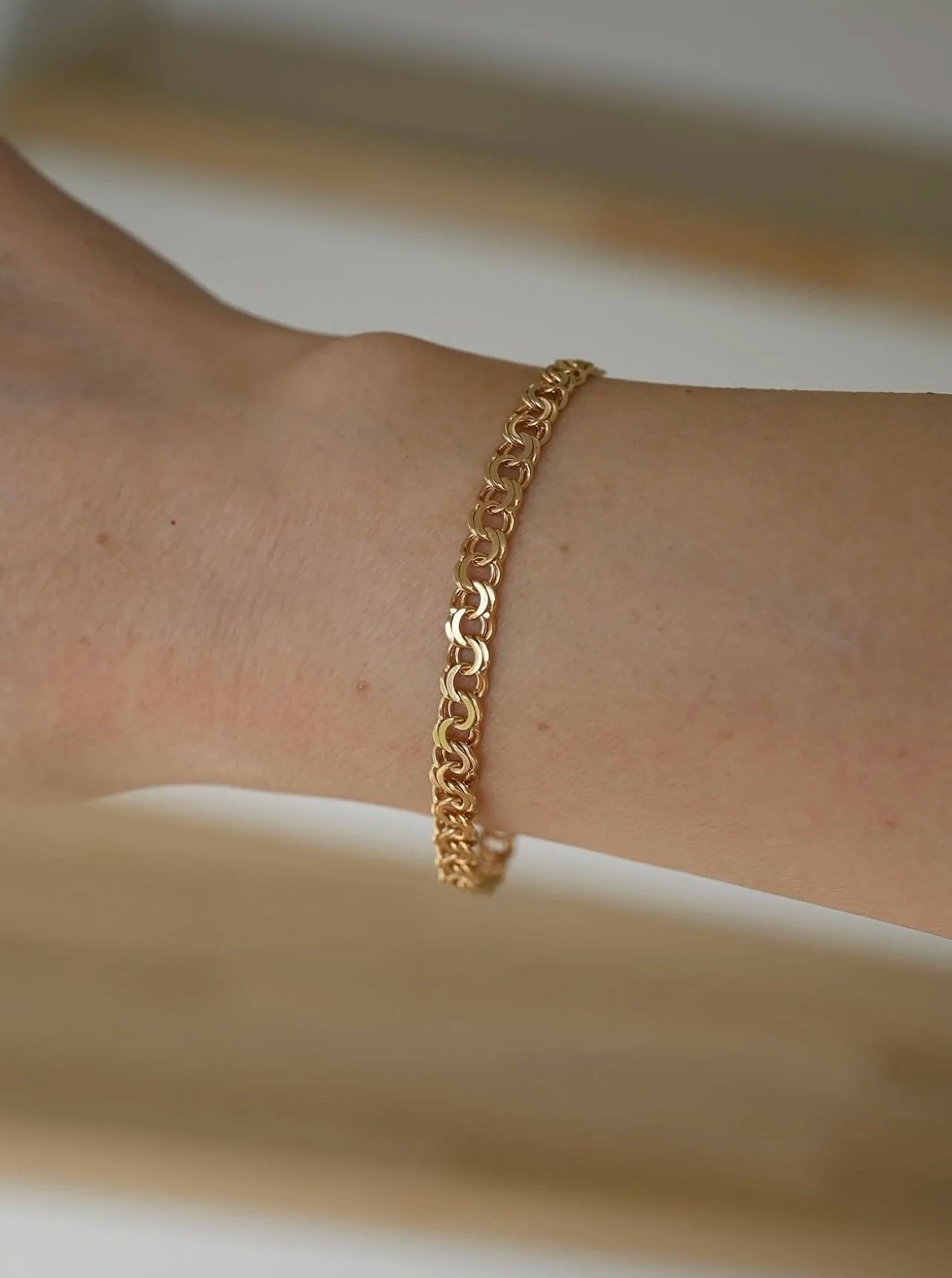 The Prettiest Of Them All Vintage Bracelet w Heart Charm 18K Gold Mid 1900s