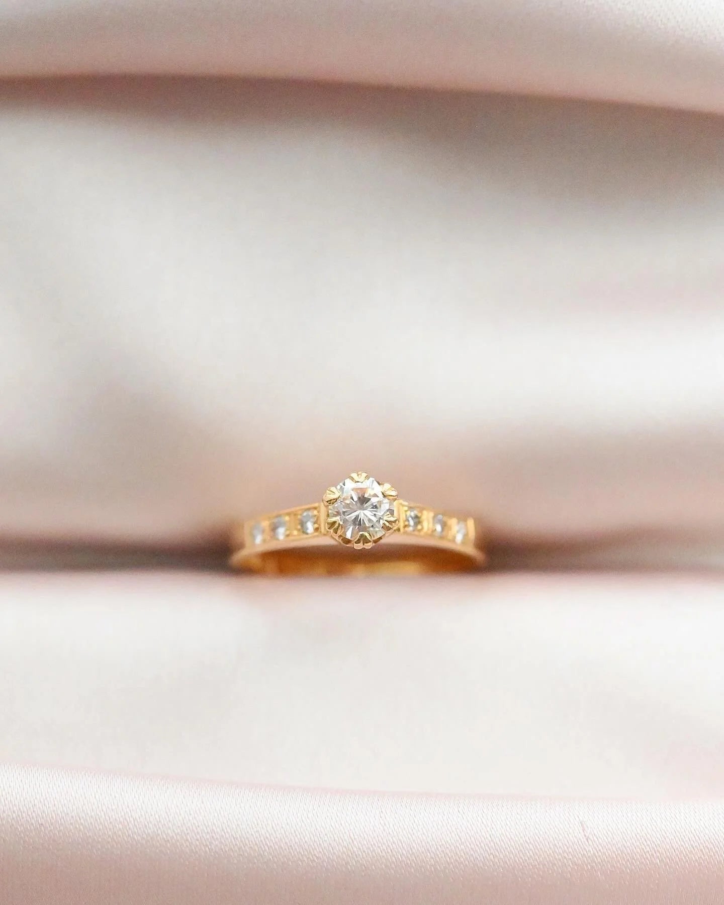 Stunning Princess Solitaire Diamond Ring Sixze 6.75 18K Gold