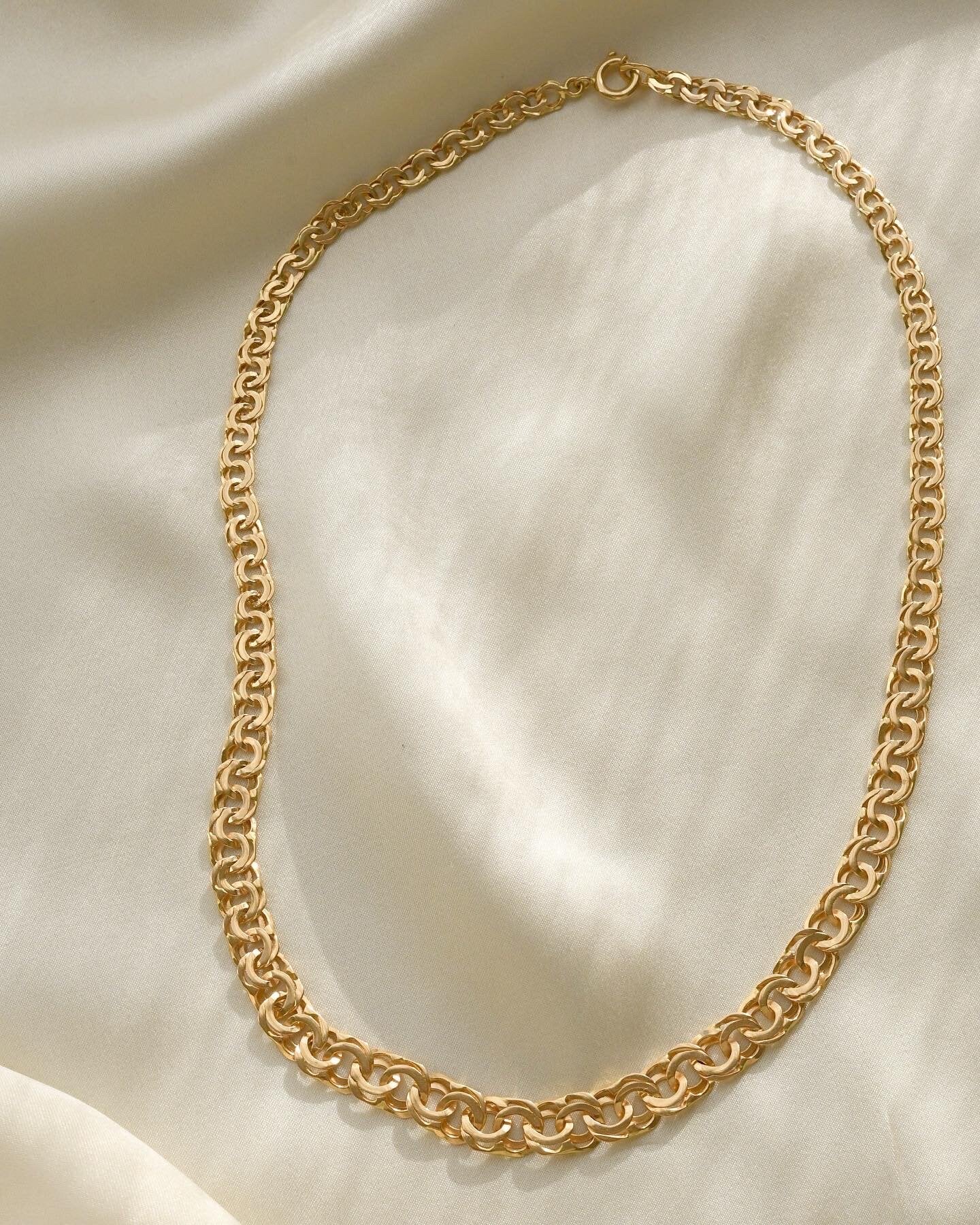 Radiant Soft Pastel Rose Gold Bismarck 18K Gold 1960