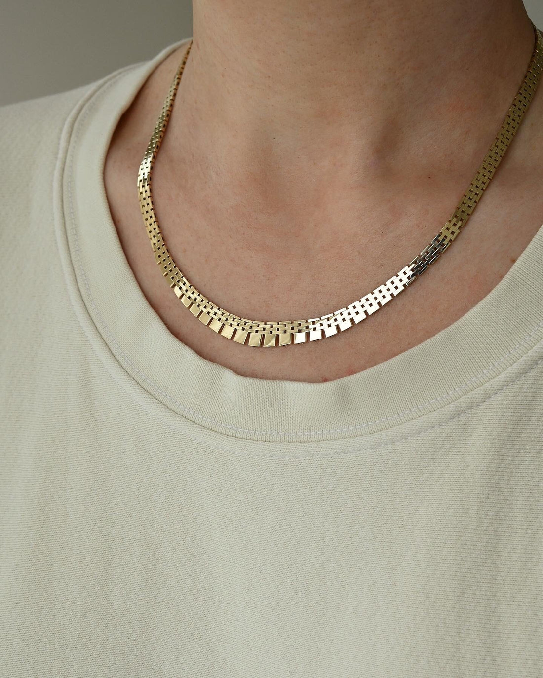 Stunning Mid Size Brick Line Necklace 18 Inches 14K Gold 1960s