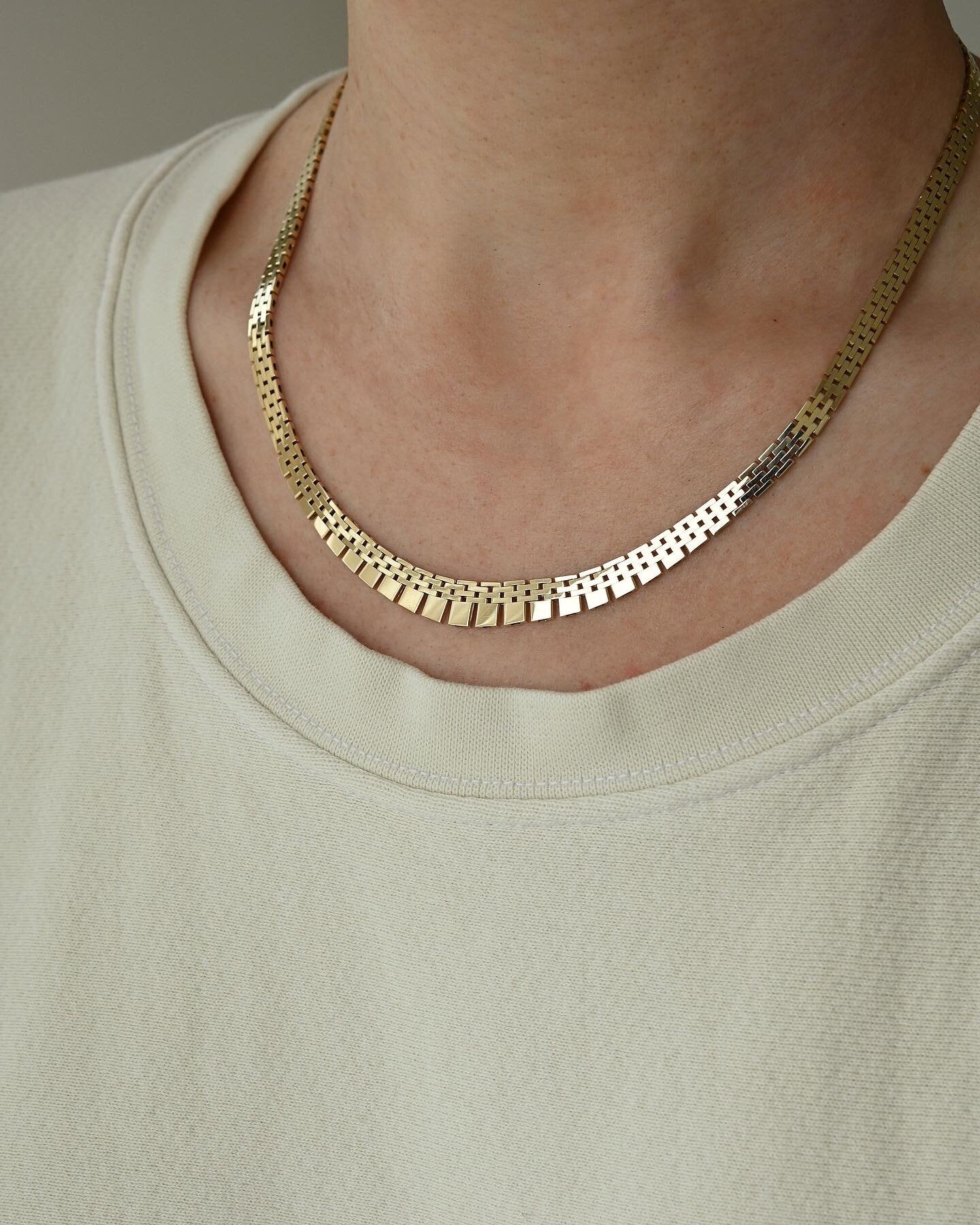 Stunning Mid Size Brick Line Necklace 18 Inches 14K Gold 1960s
