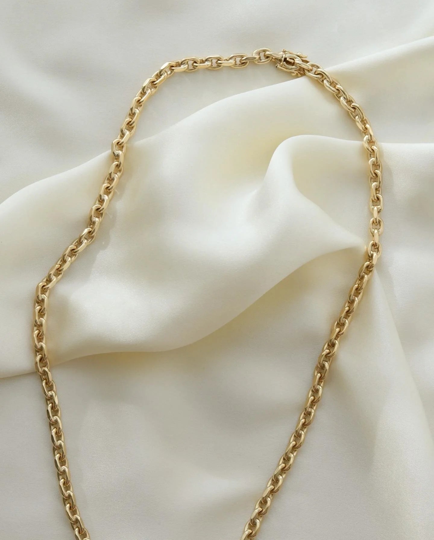 Radiant Chunky Vintage Anchor Link 14K Gold