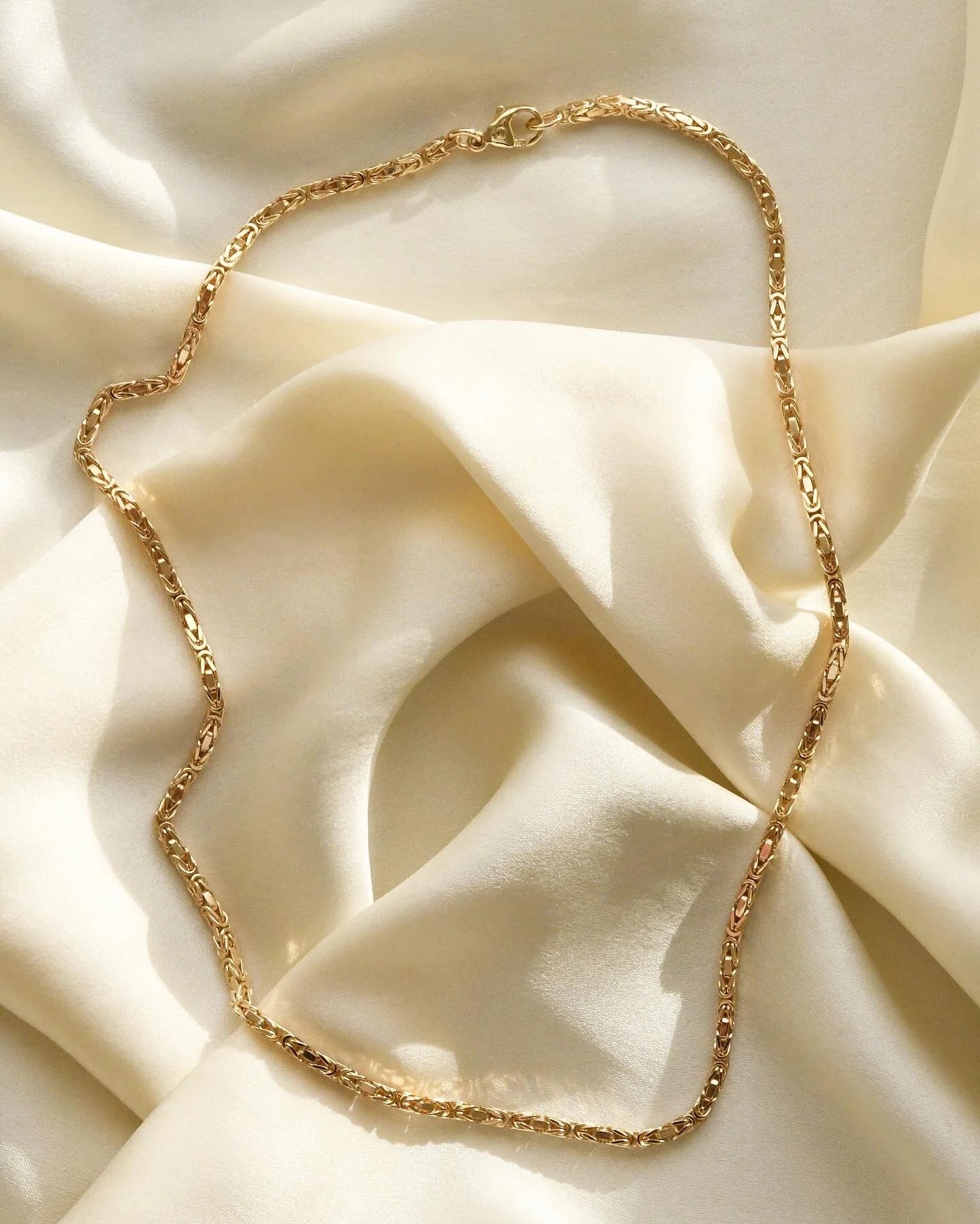 Glowing Byzantine Chain 14K Gold