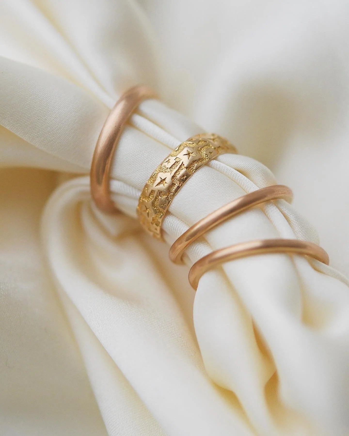 Beautiful Edwardian Wedding Band 18K Gold 1900
