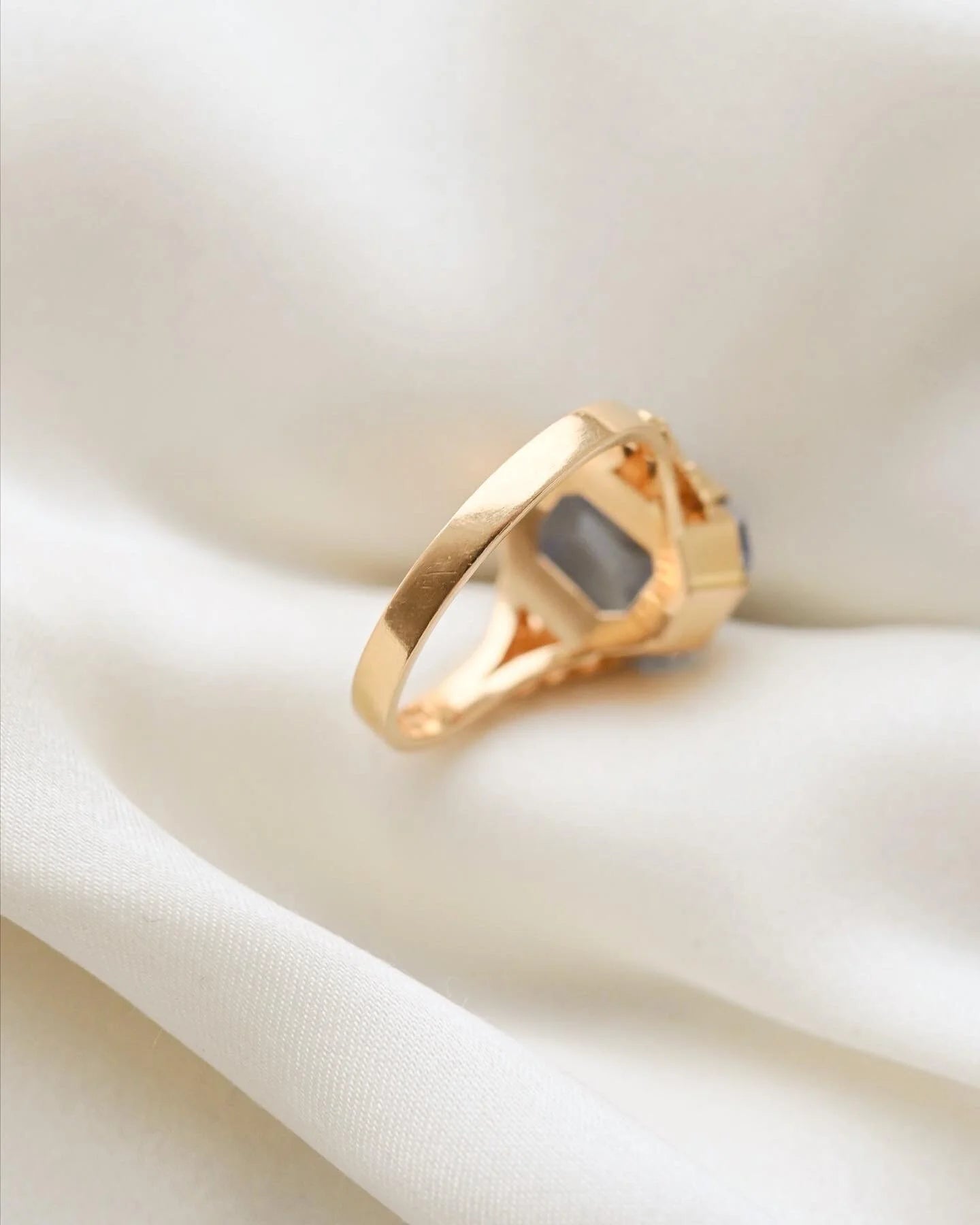 Big Ocean Blue Topaz Ring 18K Gold 1956