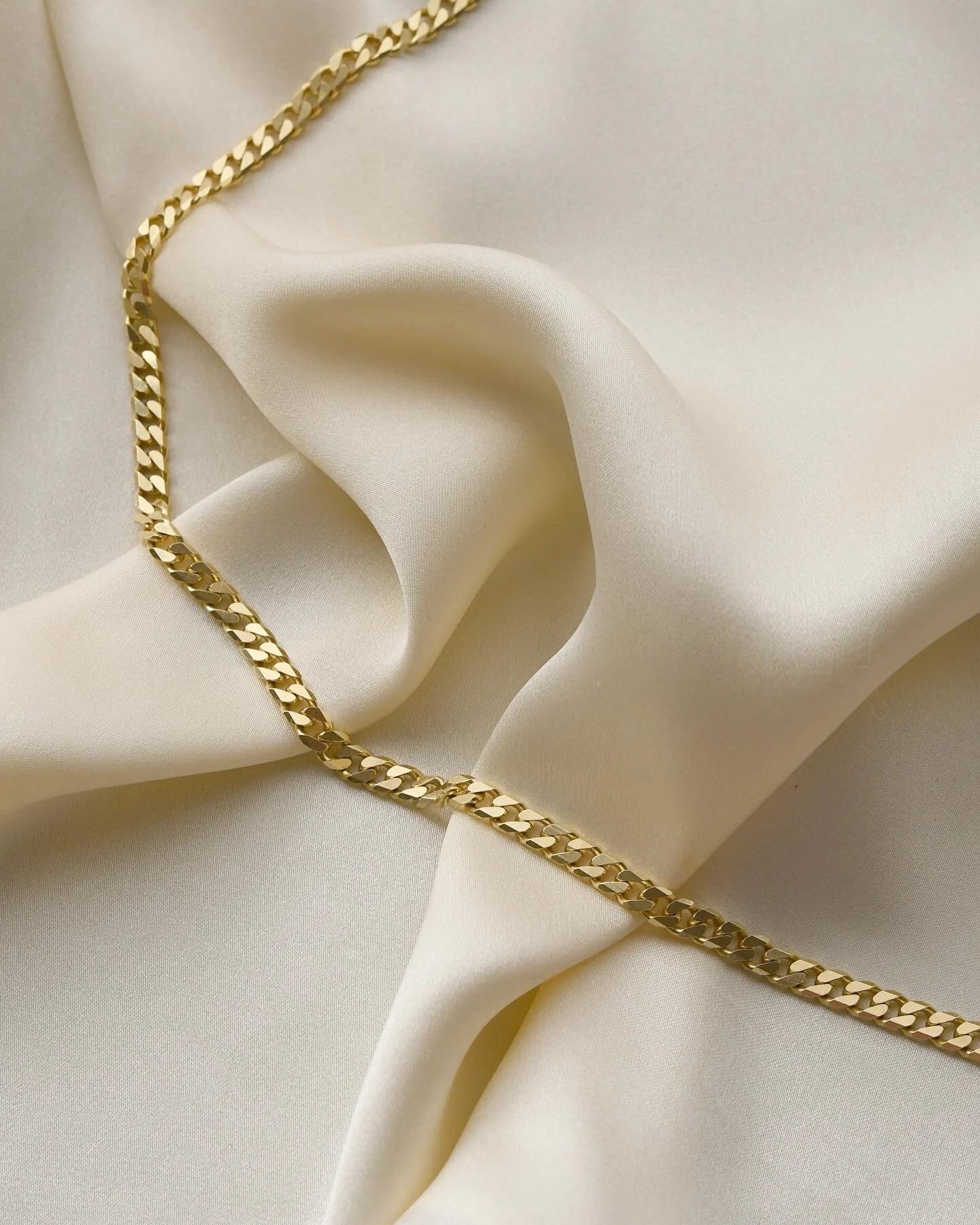 Vintage Curb Link Chain 22.8 Inches 14K Gold 1970