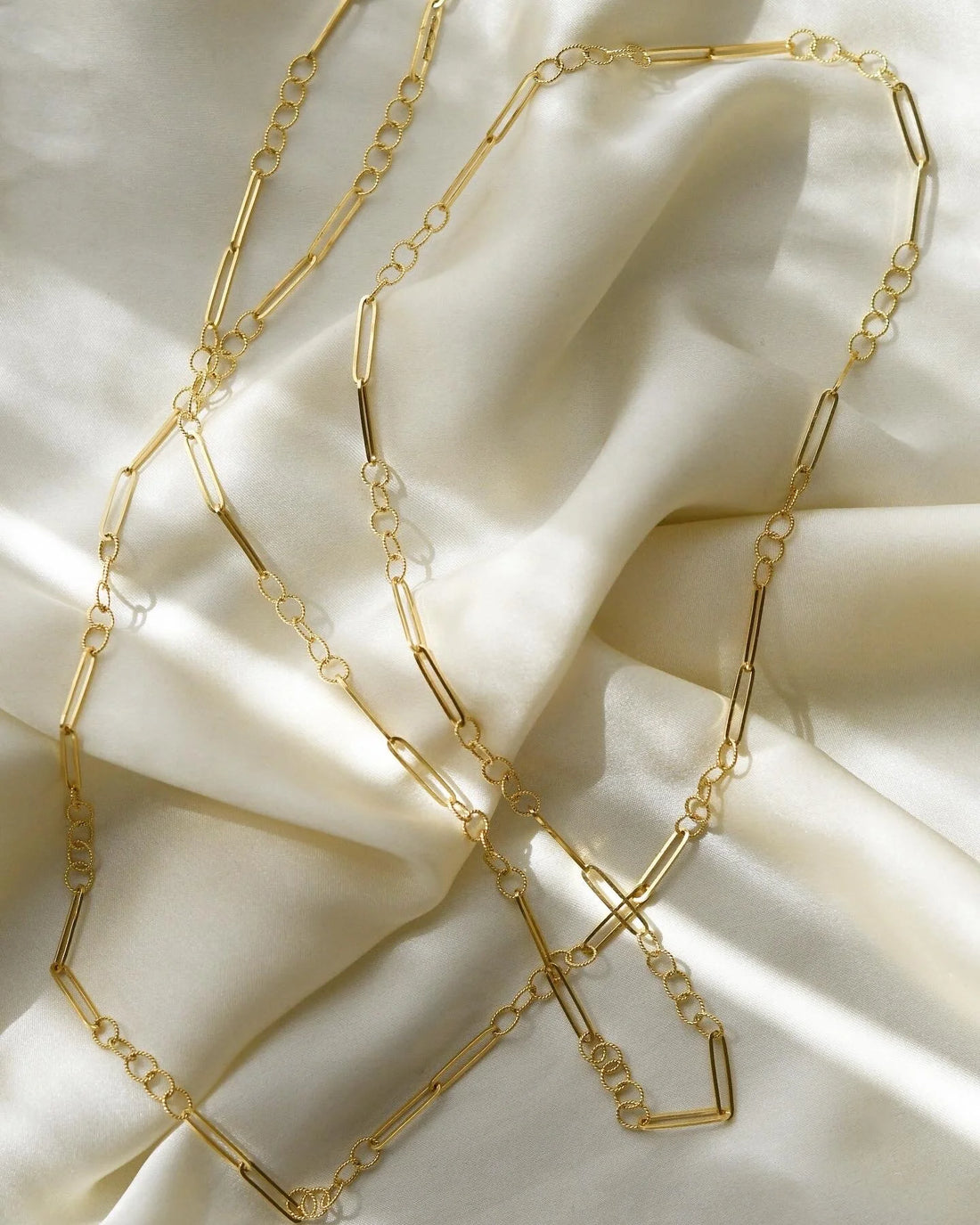 Long Poetic Vintage Chain from Uno A Erre 18K Gold