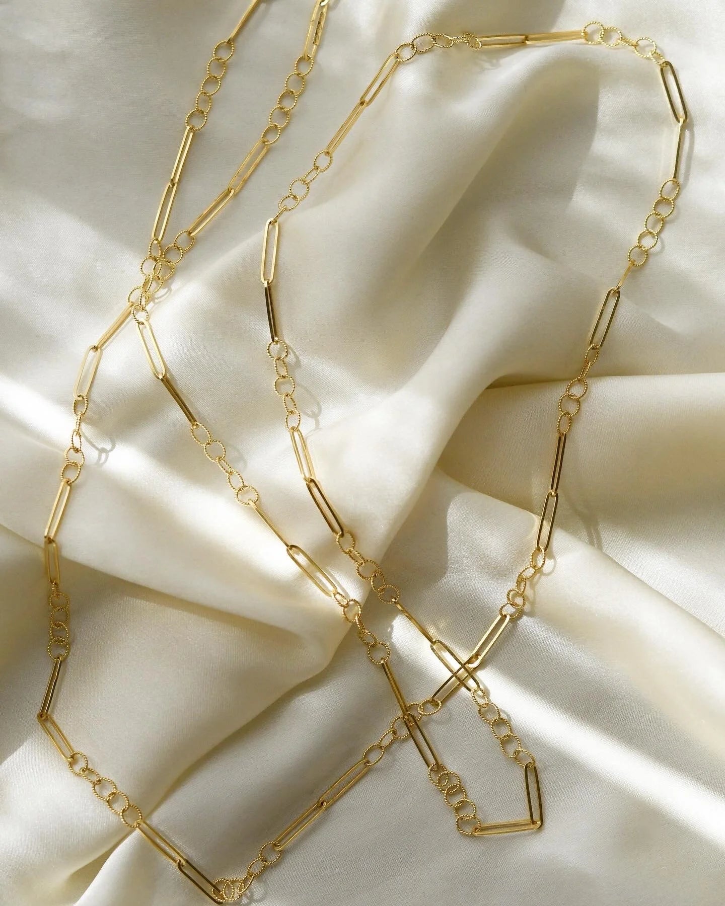 Long Poetic Vintage Chain from Uno A Erre 18K Gold