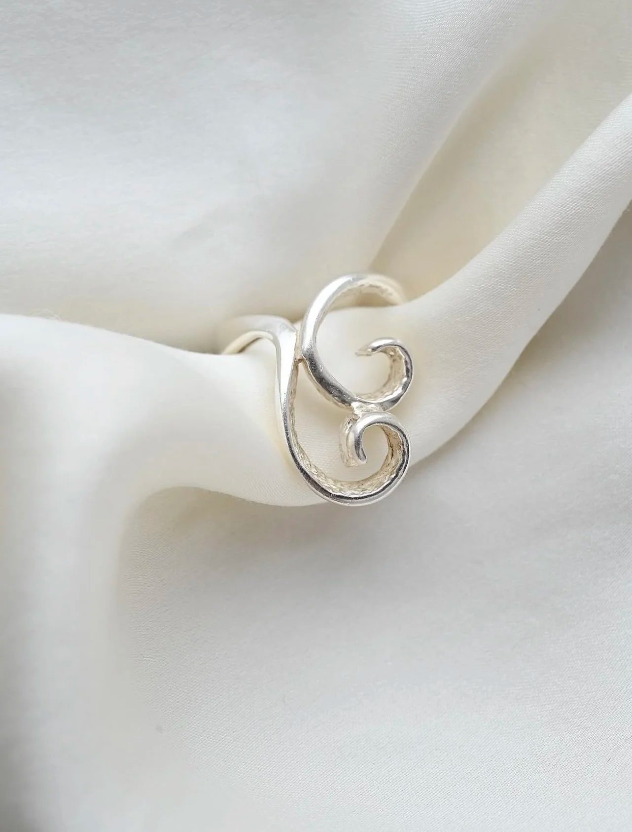 Ethereal Vintage Double Swirl Silver Ring 1990s