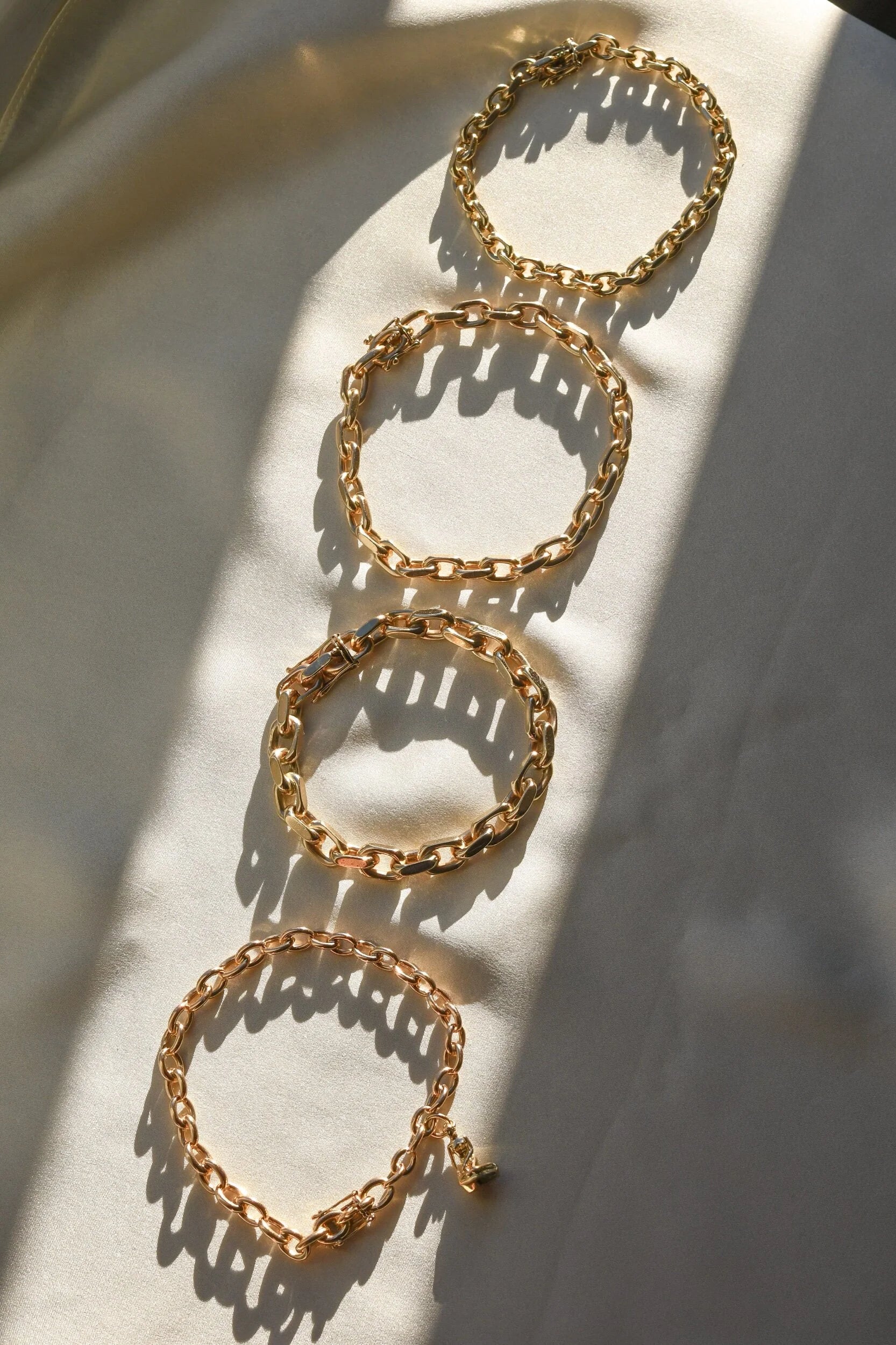 Sublime Heavy Sizeable Danish Anchor Link Bracelet 14K Gold