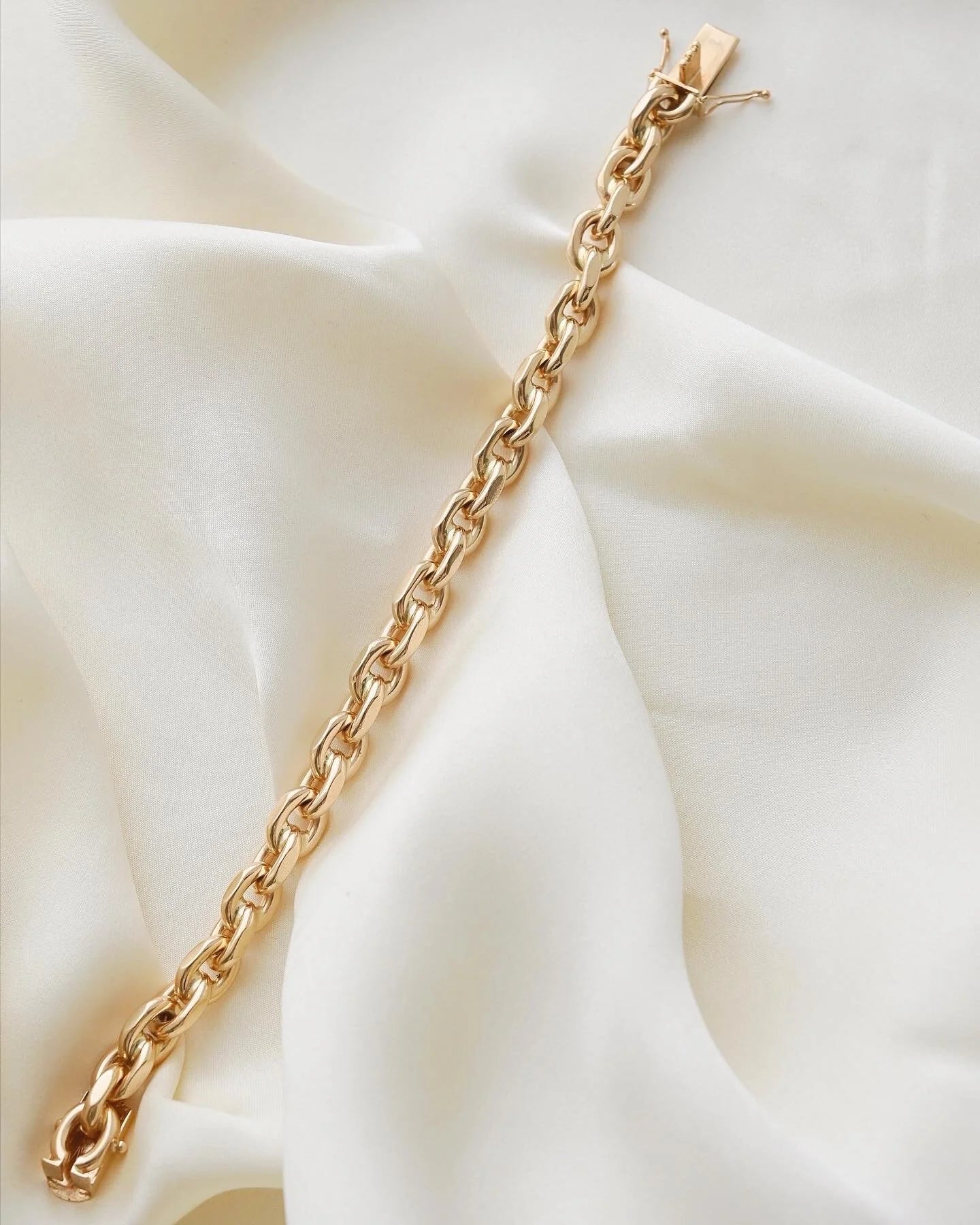 6.75 Inches Danish 58 Grams Vintage Anchor Link Chain 14K Gold