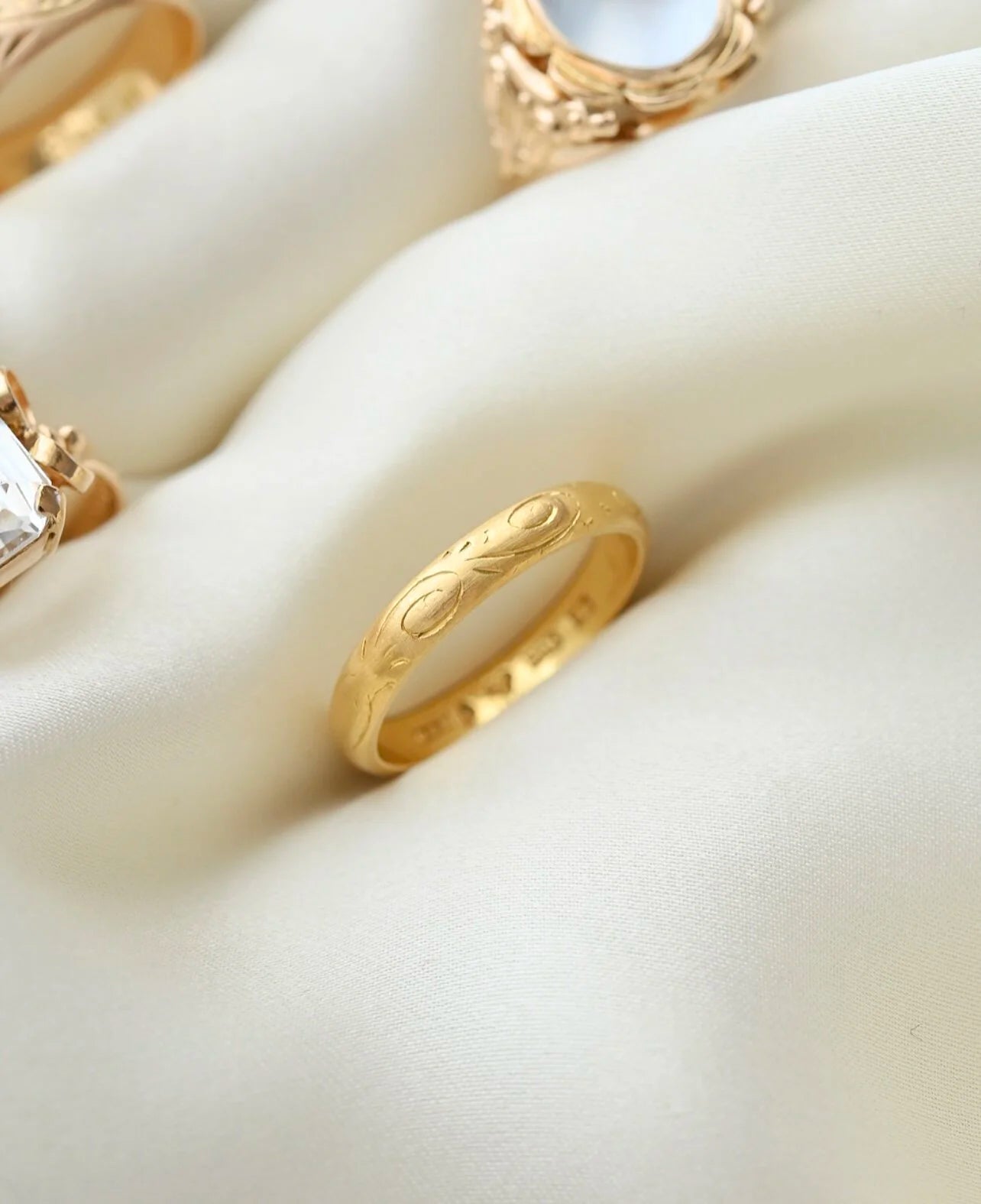 Beautiful Antique Buttery 23K Gold LISA Band 1939