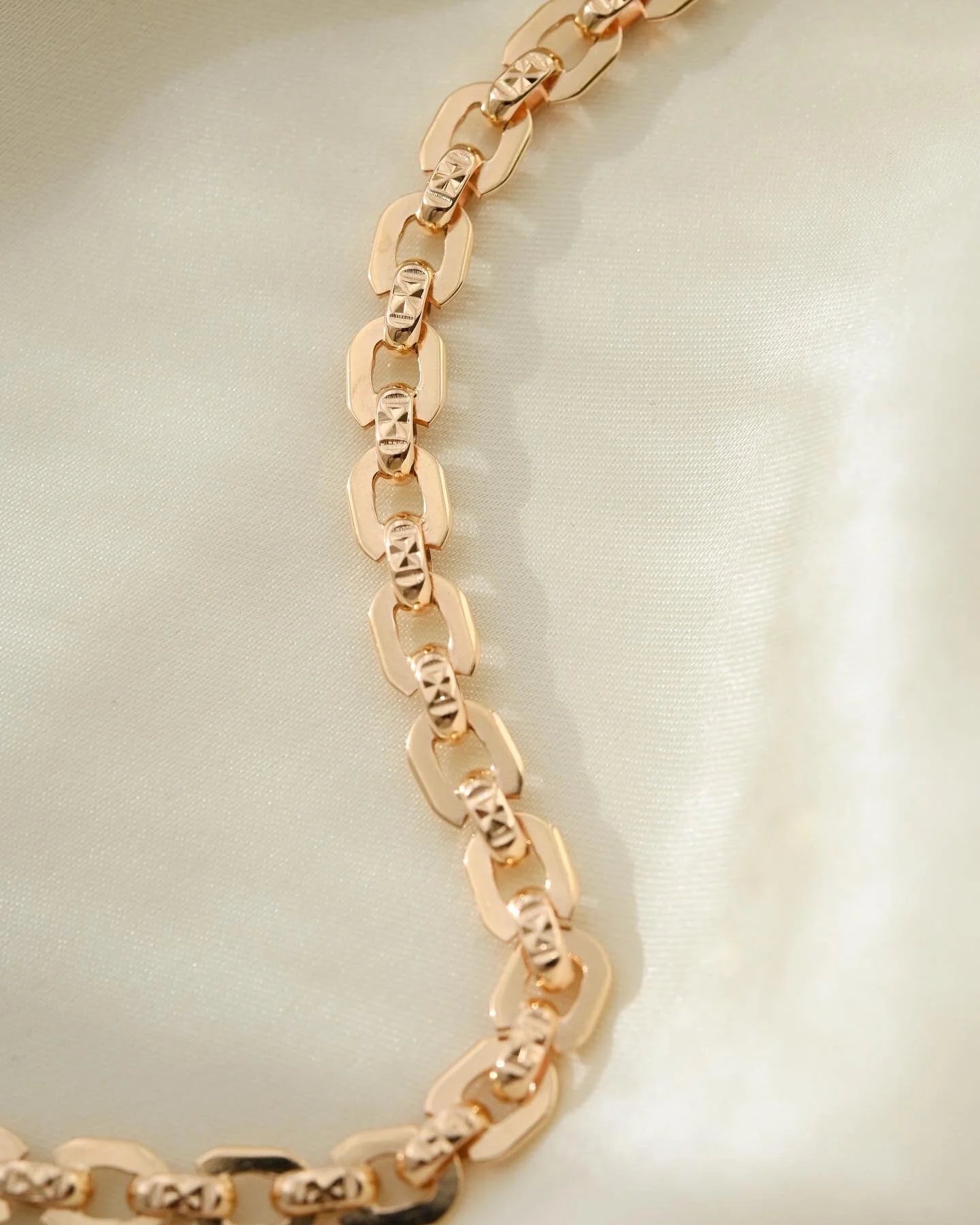 Amazing Rare 10.4 Inches Rose Gold Watch Chain 18K Gold