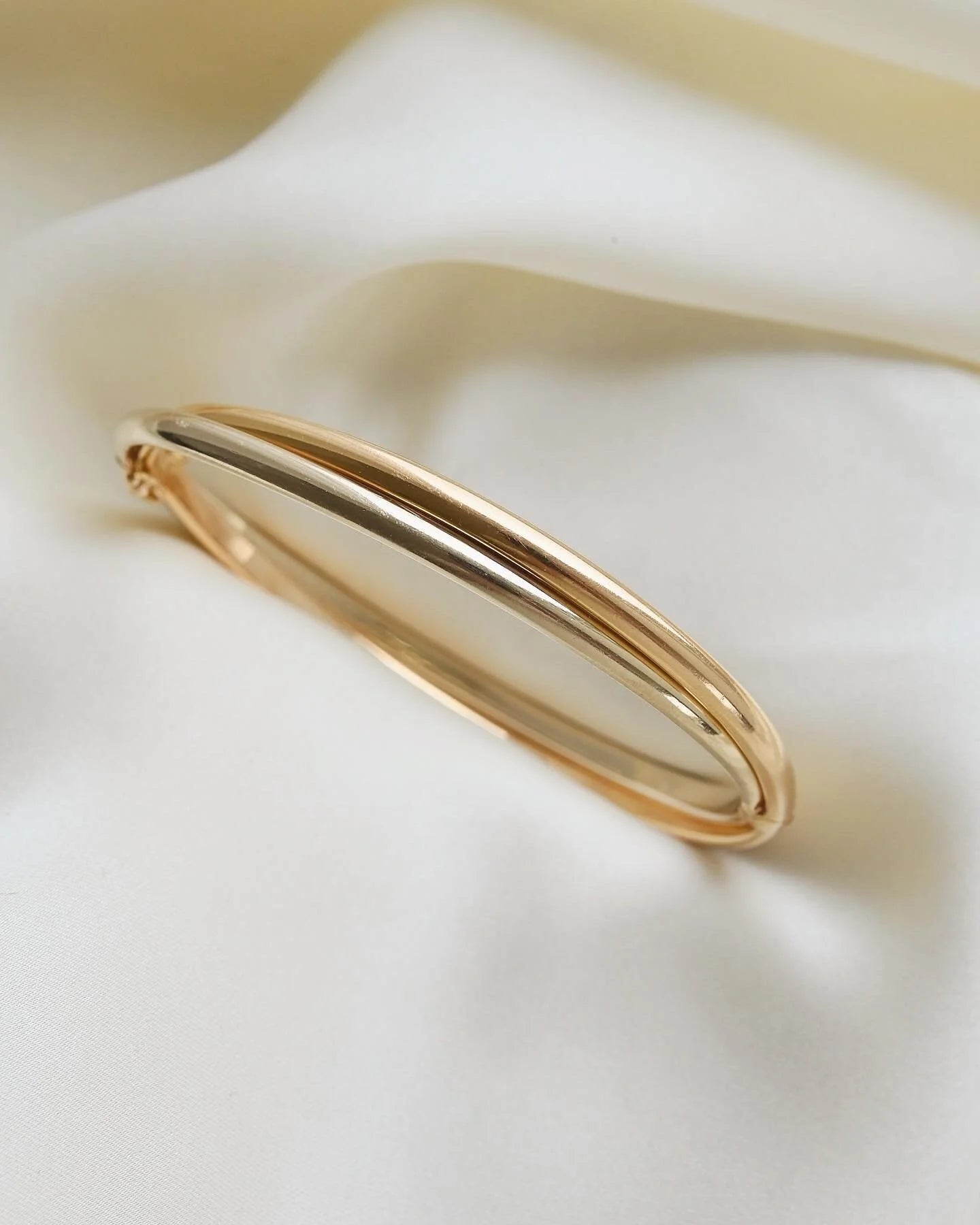 Fabulous Two Toned White and Yellow Gold Vintage Bangle 18K Gold 1960s