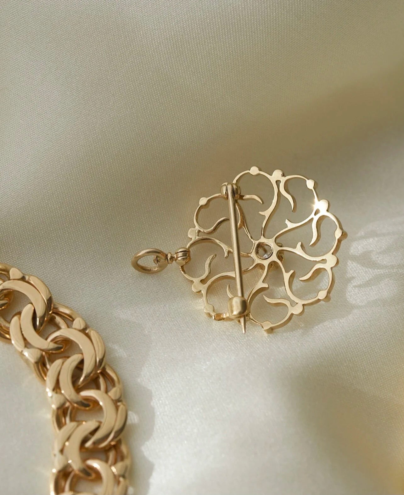 Antique Brooch Pendant 18K Gold 1910s