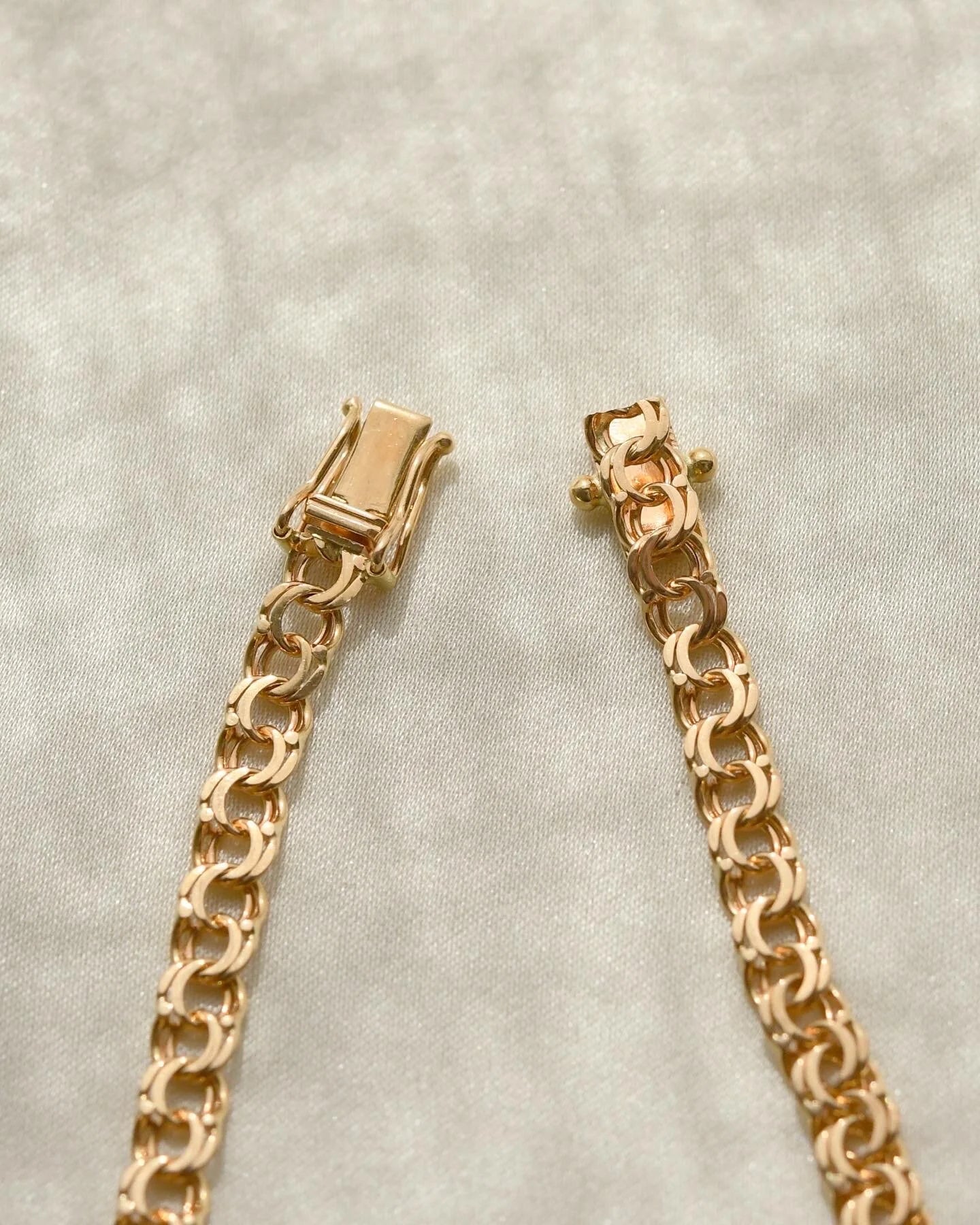 Gorgeous Radiant Bismarck Chain 21 Grams 14K Gold 1950s