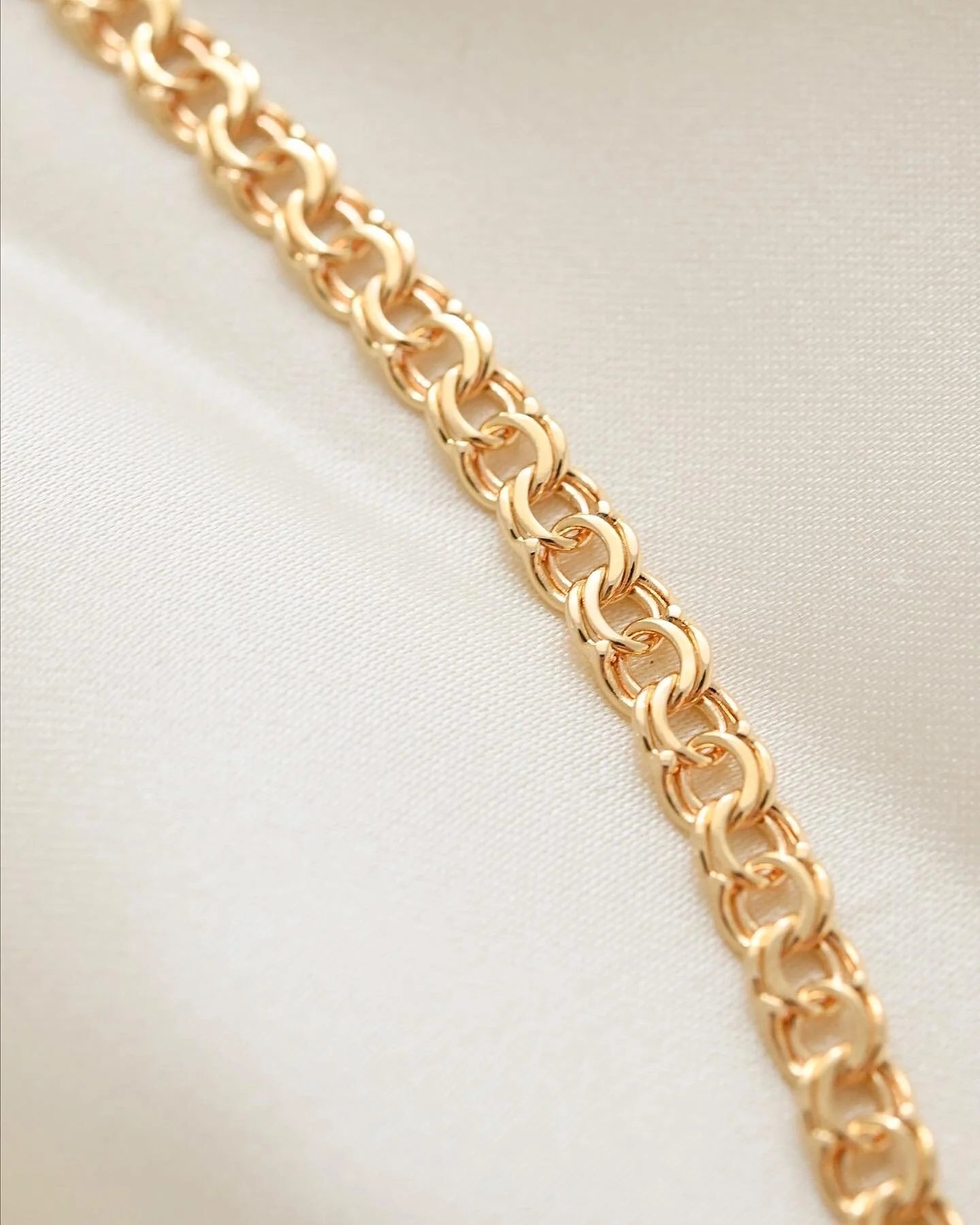 Swedish Glowing Vintage Necklace 18K Gold
