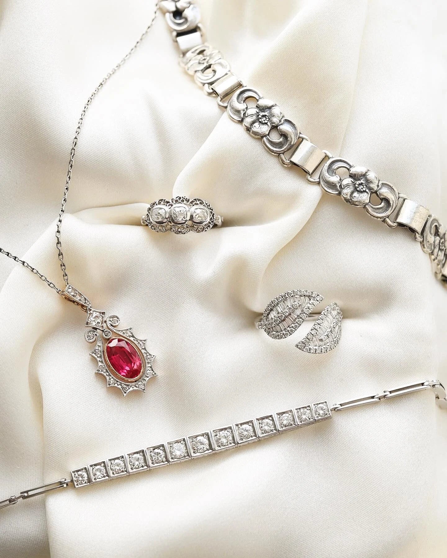 The Prettiest Antique Art Deco Ruby Diamond Pendant on Chain Platinum /14K Gold 1920
