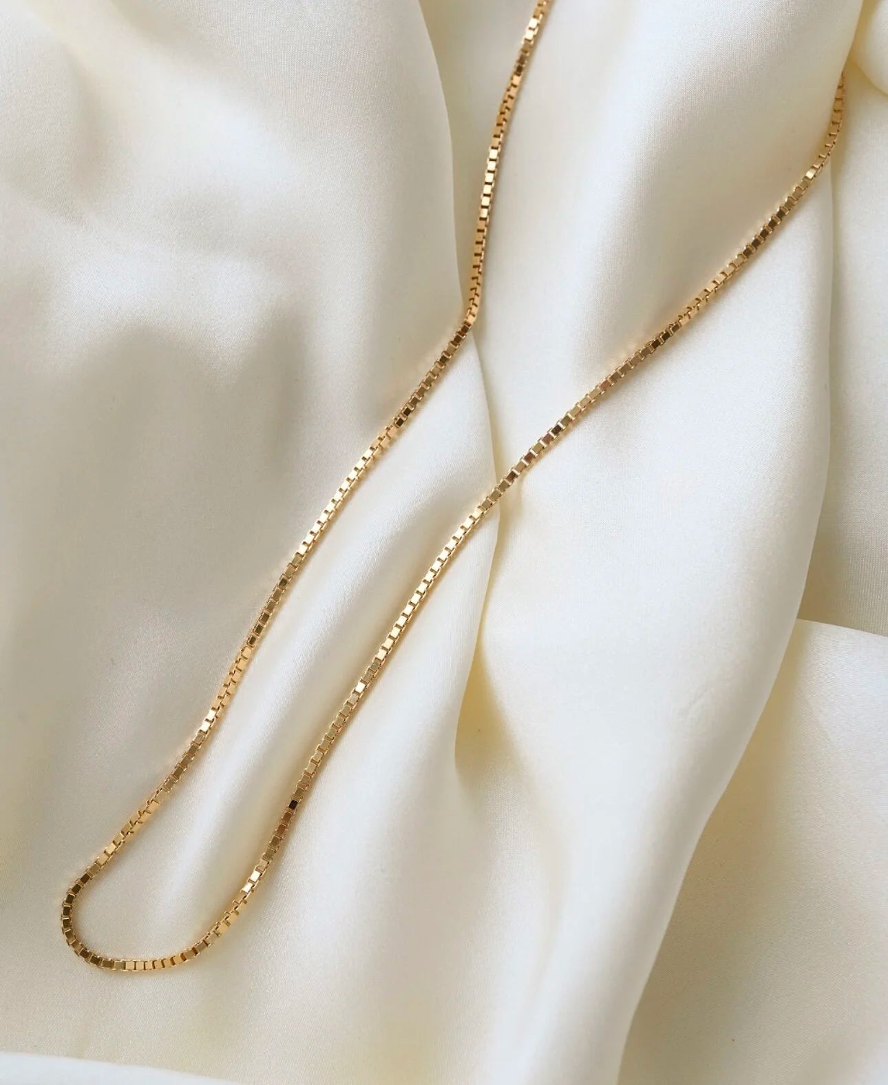 The Monday Selection: Rings, Pendants And a Chain 14-18K Gold 1900-1990