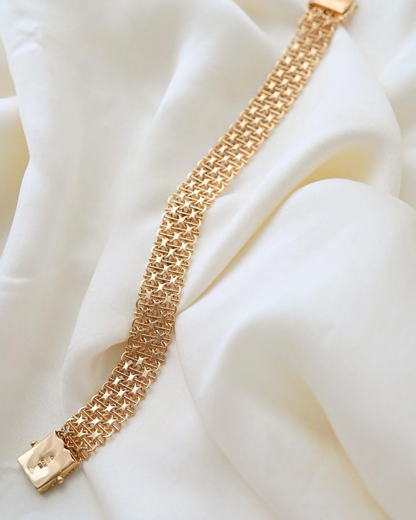 Beautiful Swedish Star Link Bracelet 18K Gold 1969